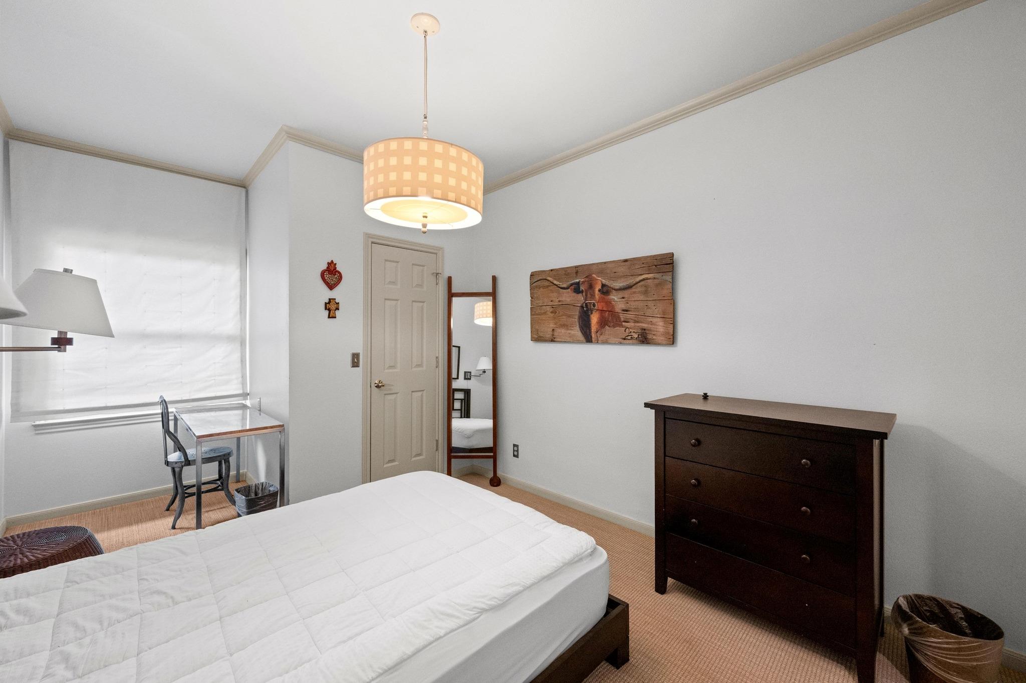 1200 BAYLOR ST # 403