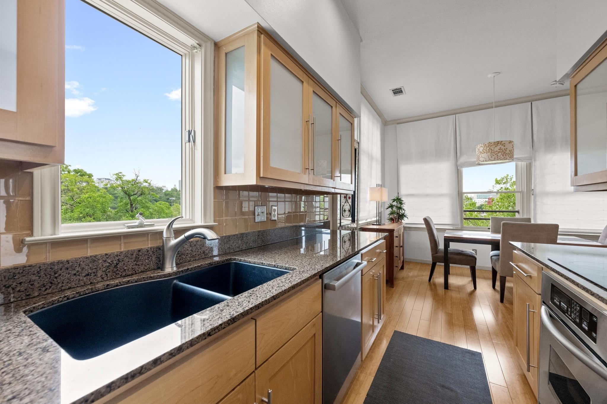 1200 BAYLOR ST # 403