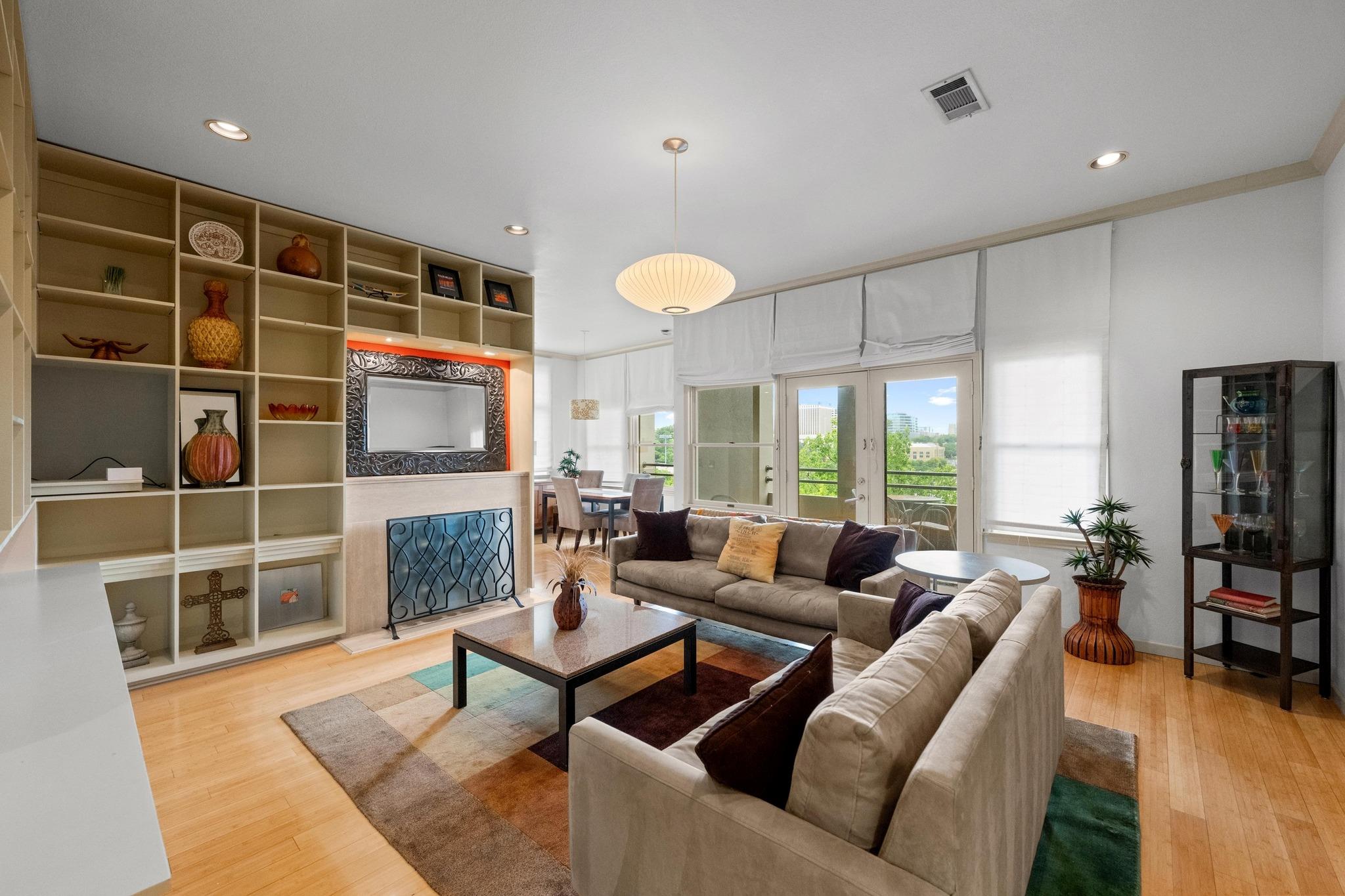 1200 BAYLOR ST # 403