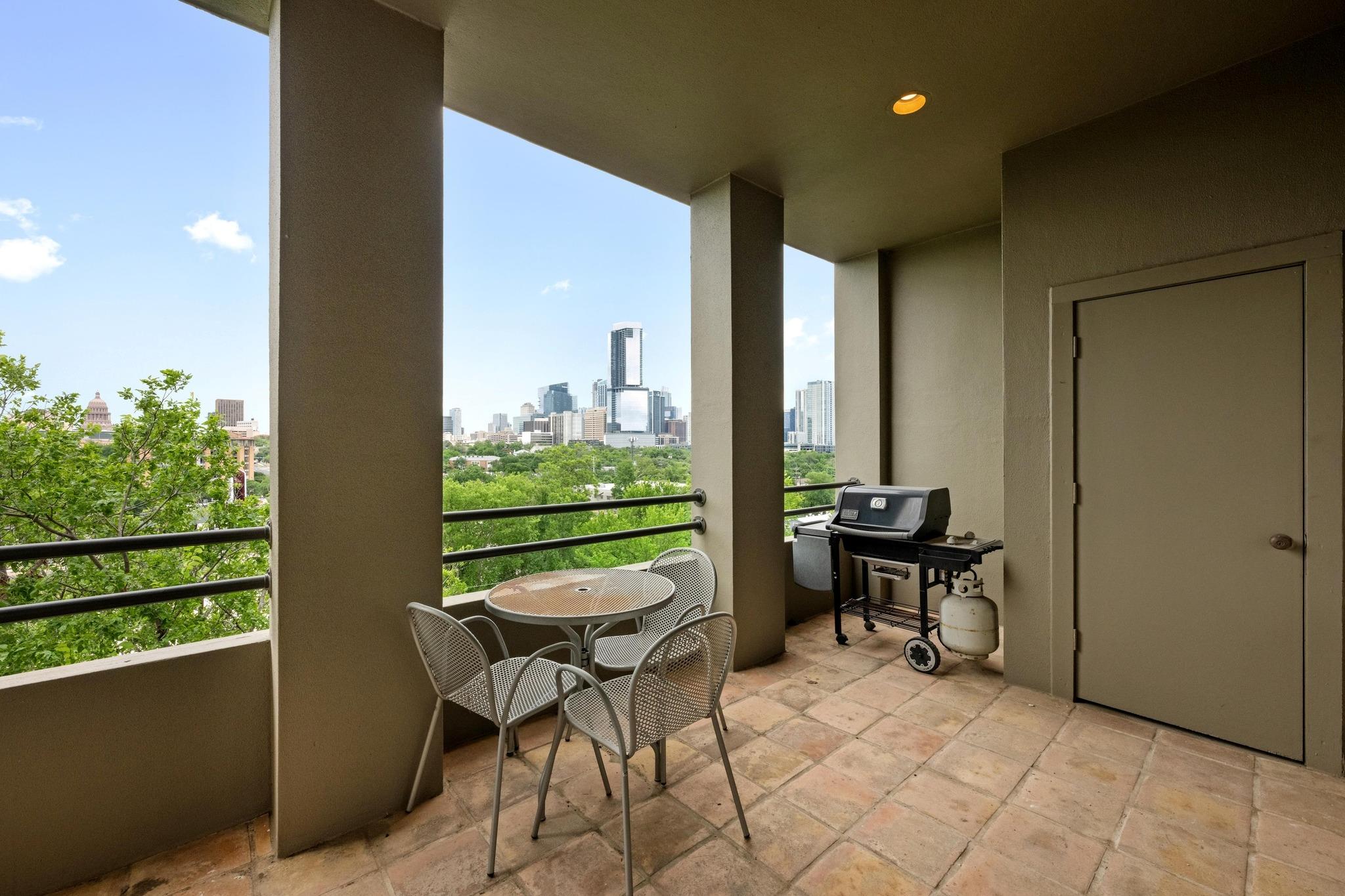 1200 BAYLOR ST # 403