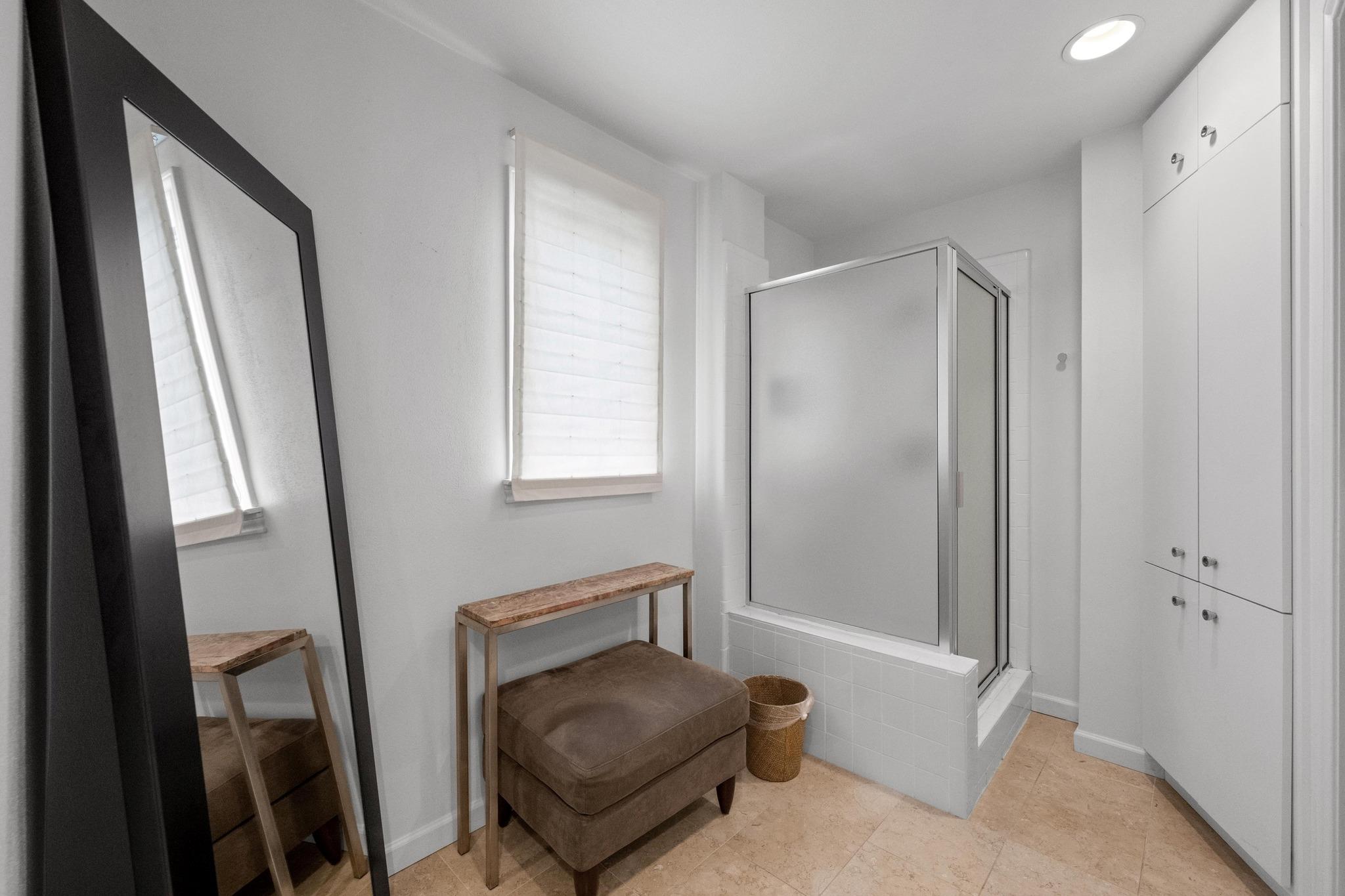 1200 BAYLOR ST # 403