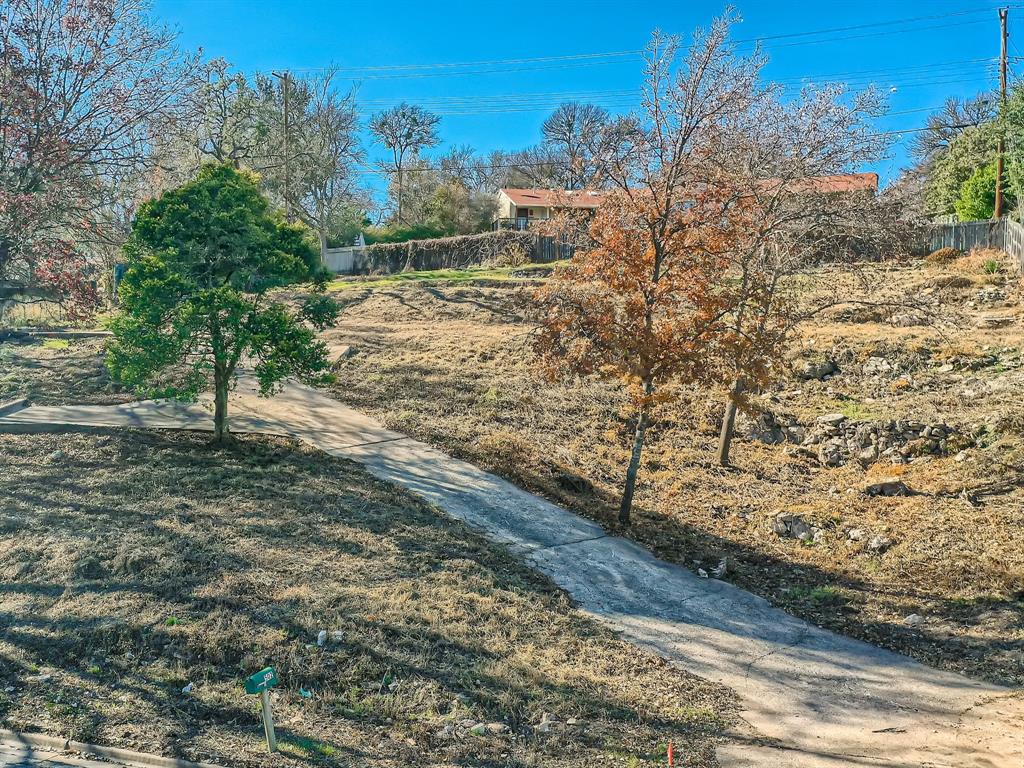 502 Westbrook DR