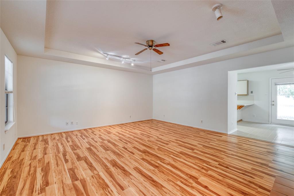 2117 Saratoga DR
