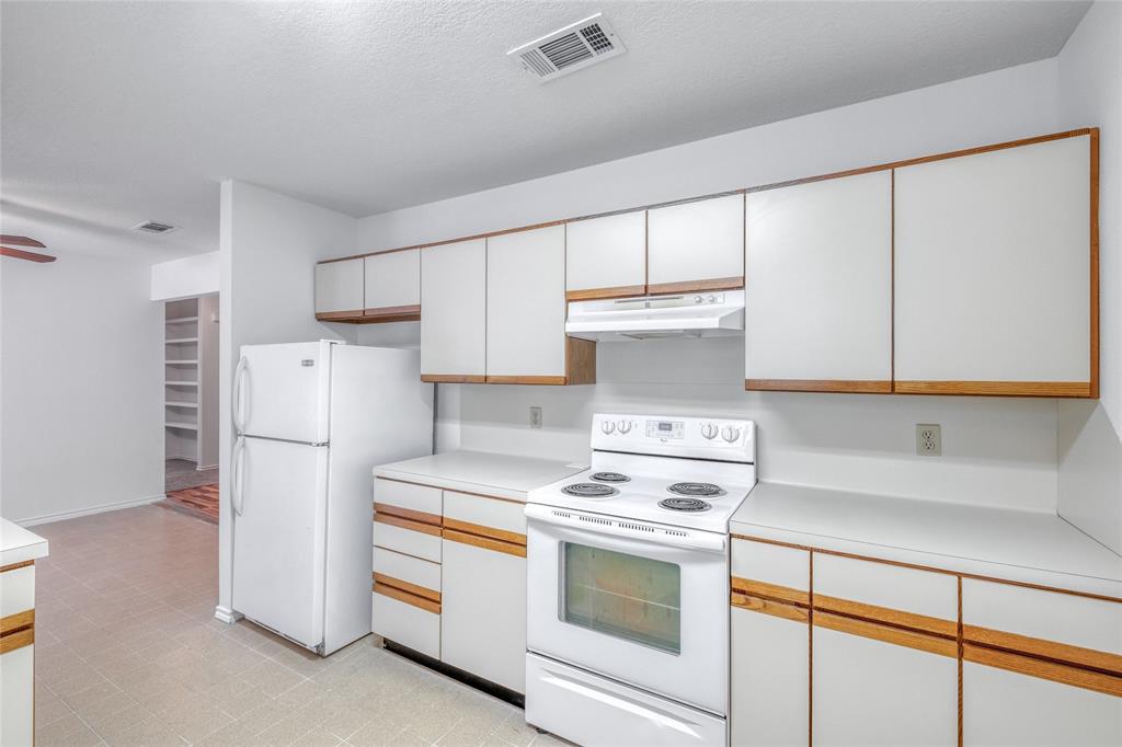 2117 Saratoga DR