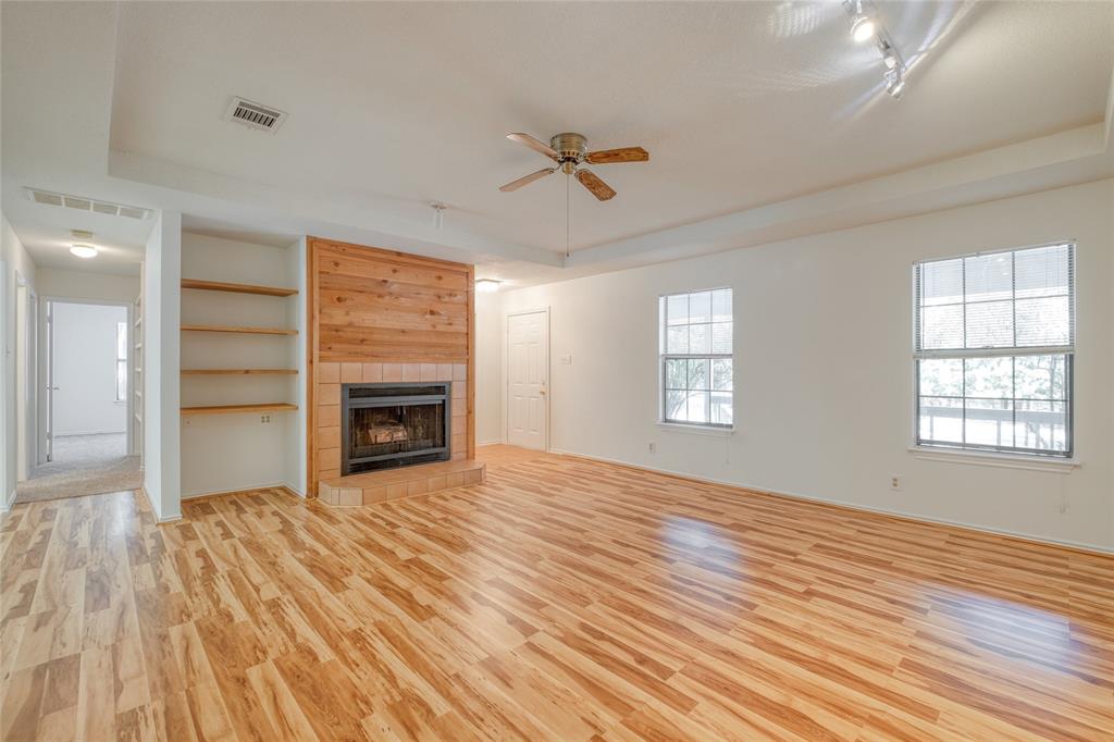 2117 Saratoga DR