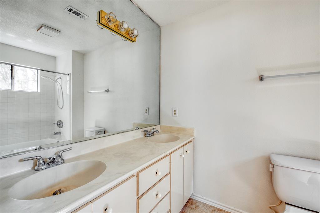 2117 Saratoga DR