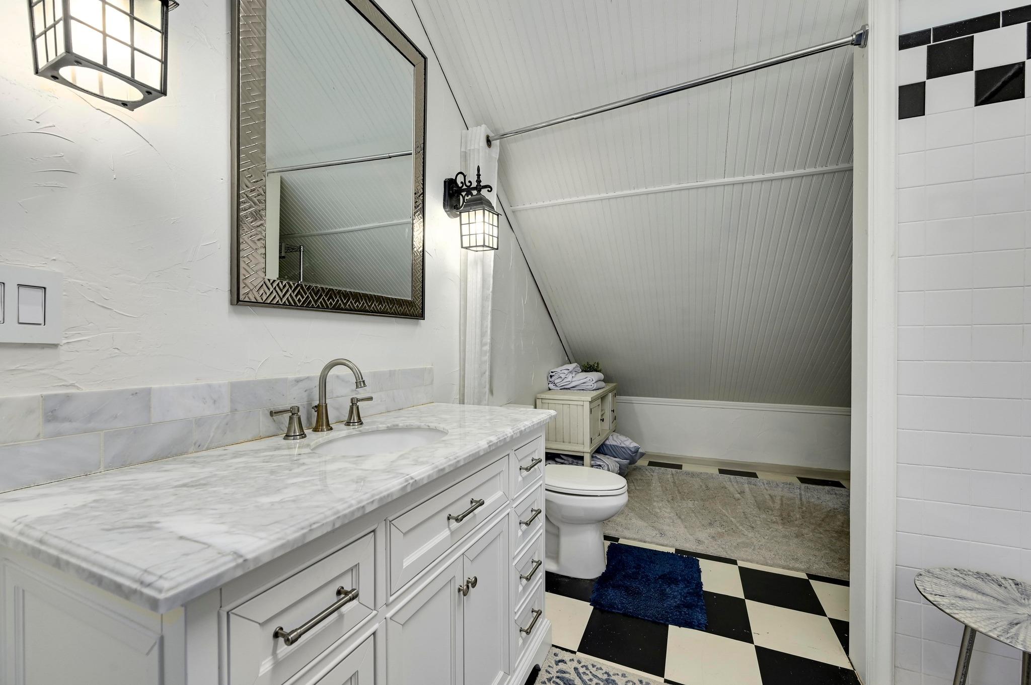 1603 Taylor Gaines ST