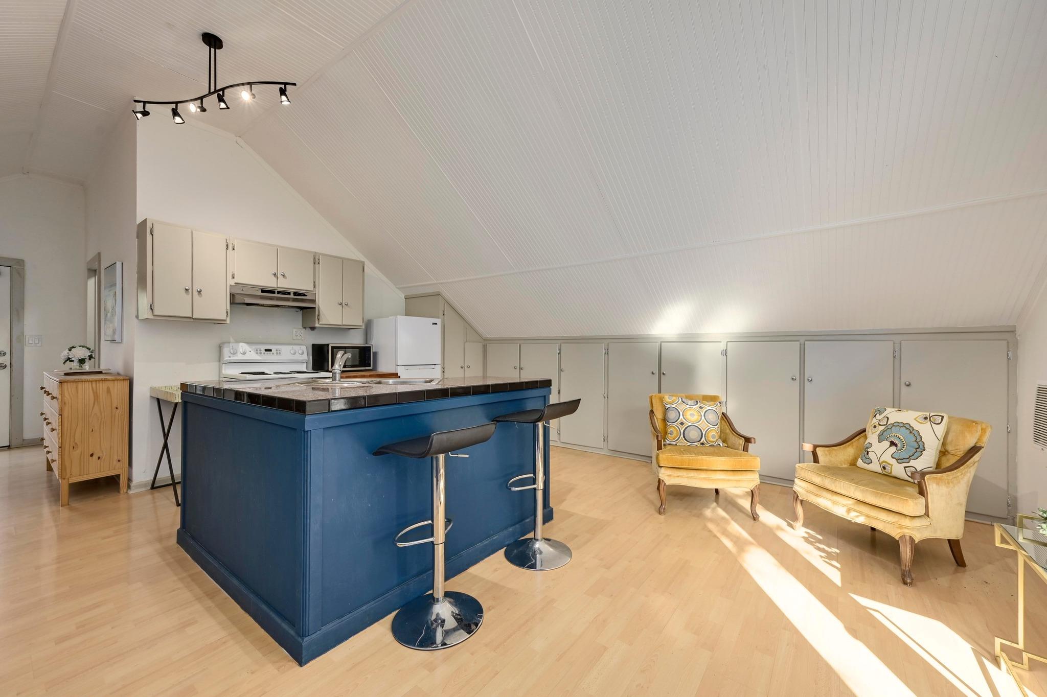 1603 Taylor Gaines ST