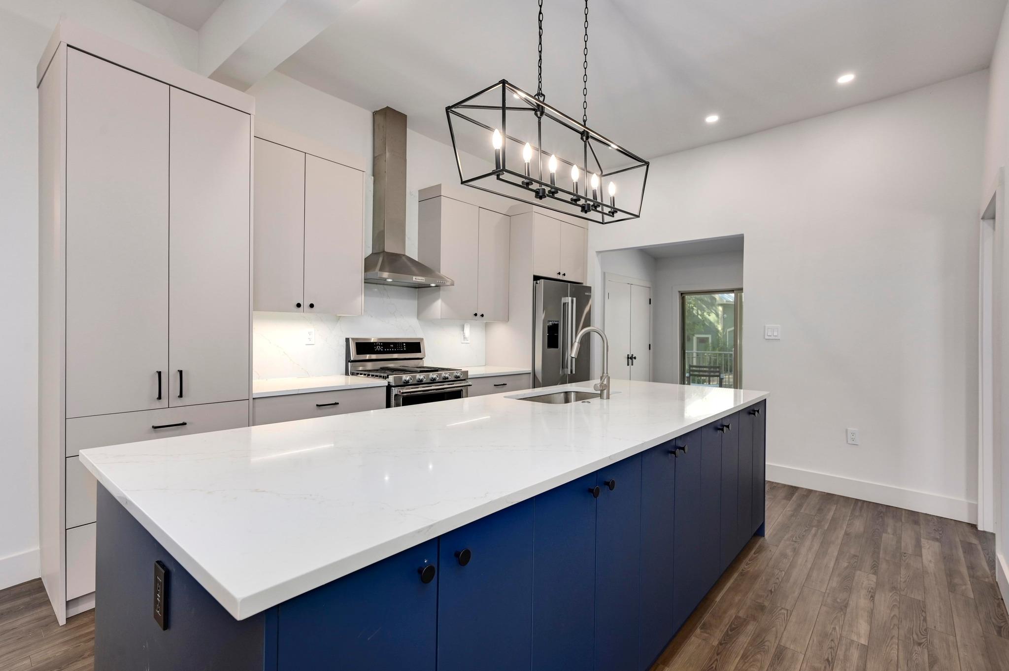 1603 Taylor Gaines ST