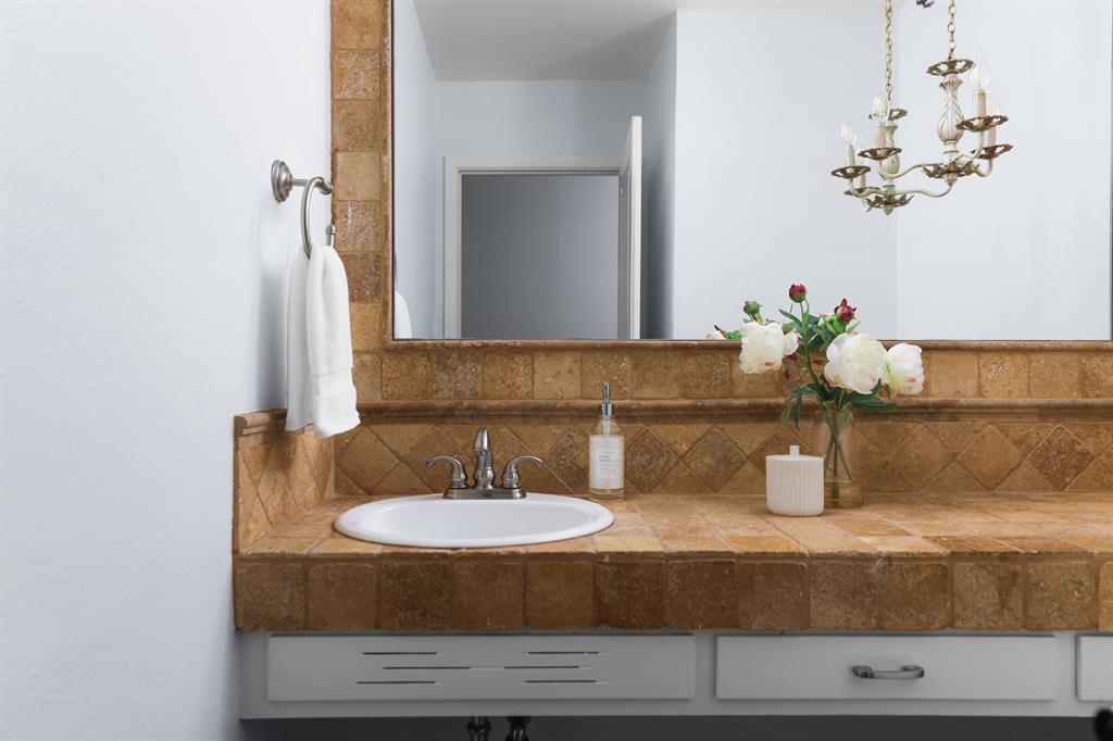 6006 Mountainclimb DR