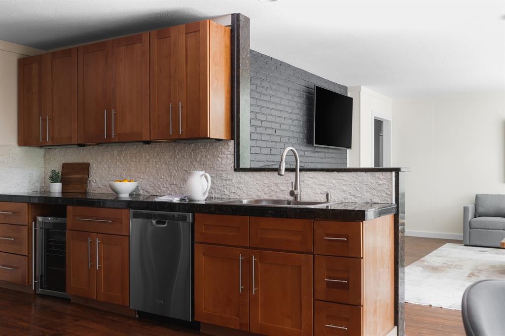 6006 Mountainclimb DR