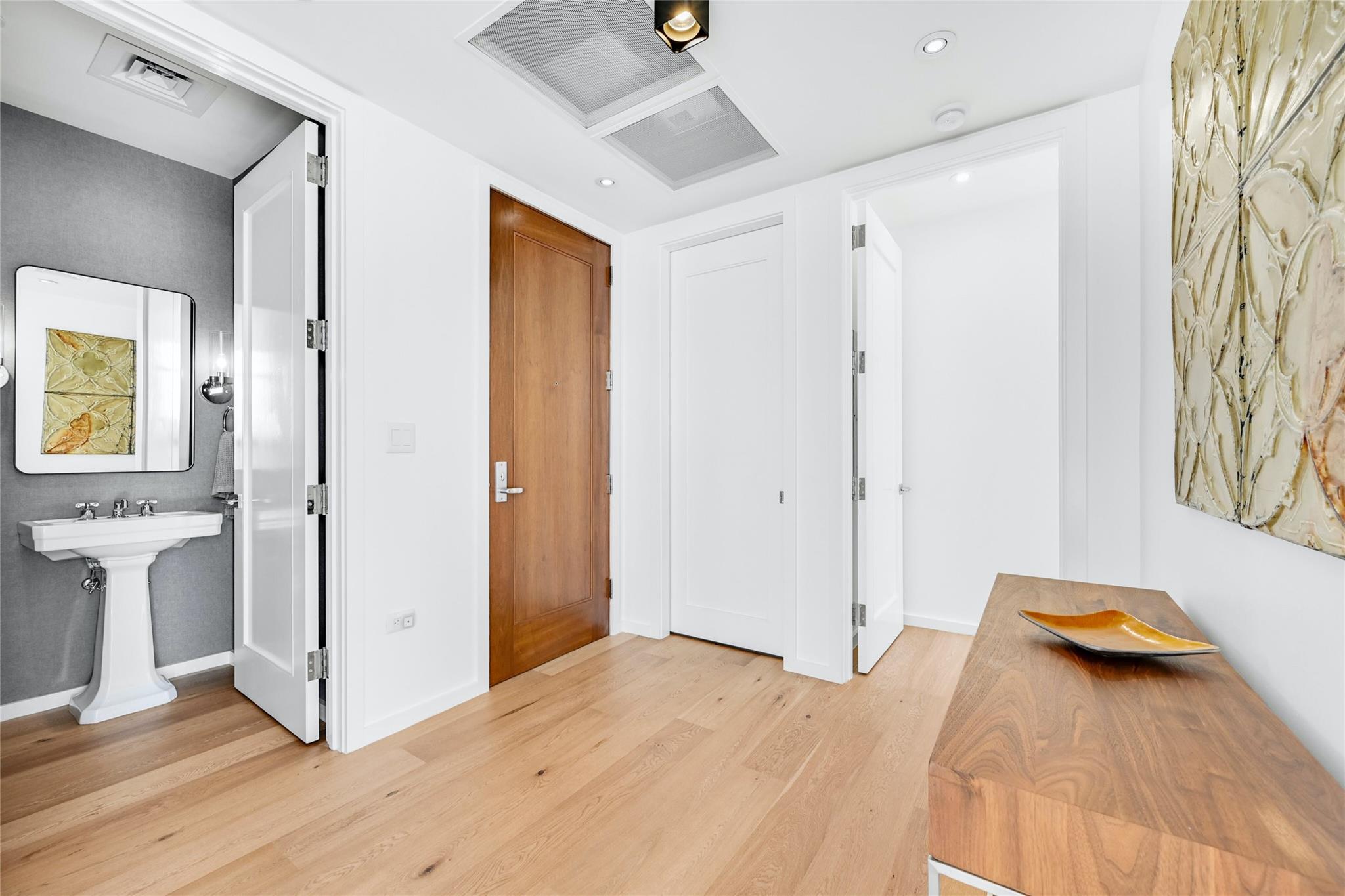 200 Congress Ave Unit: 32SE