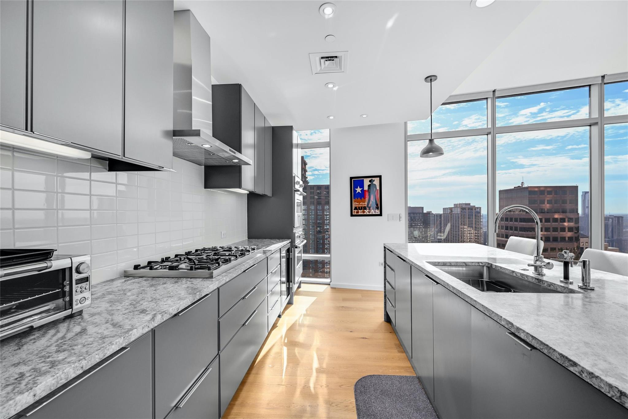 200 Congress Ave Unit: 32SE