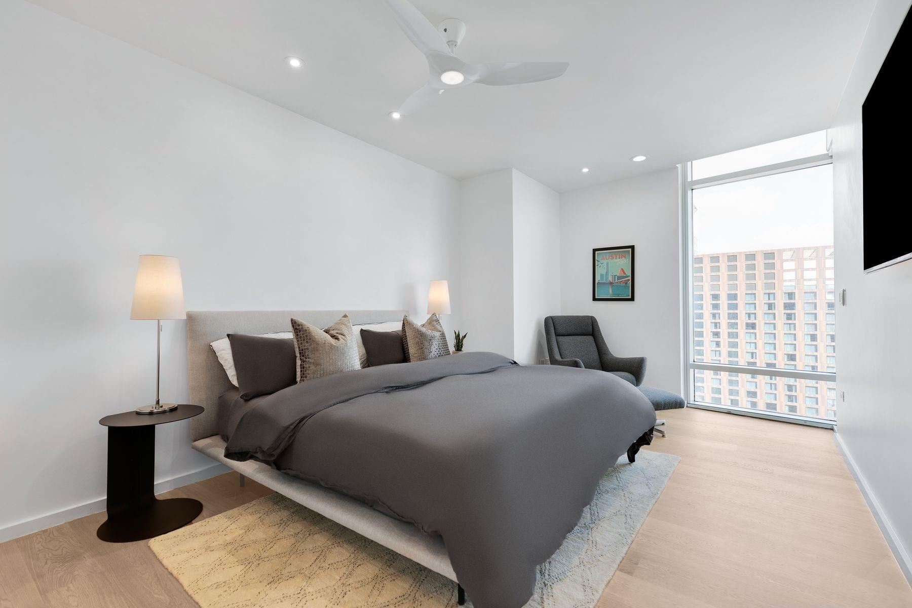 200 Congress Ave Unit: 32SE