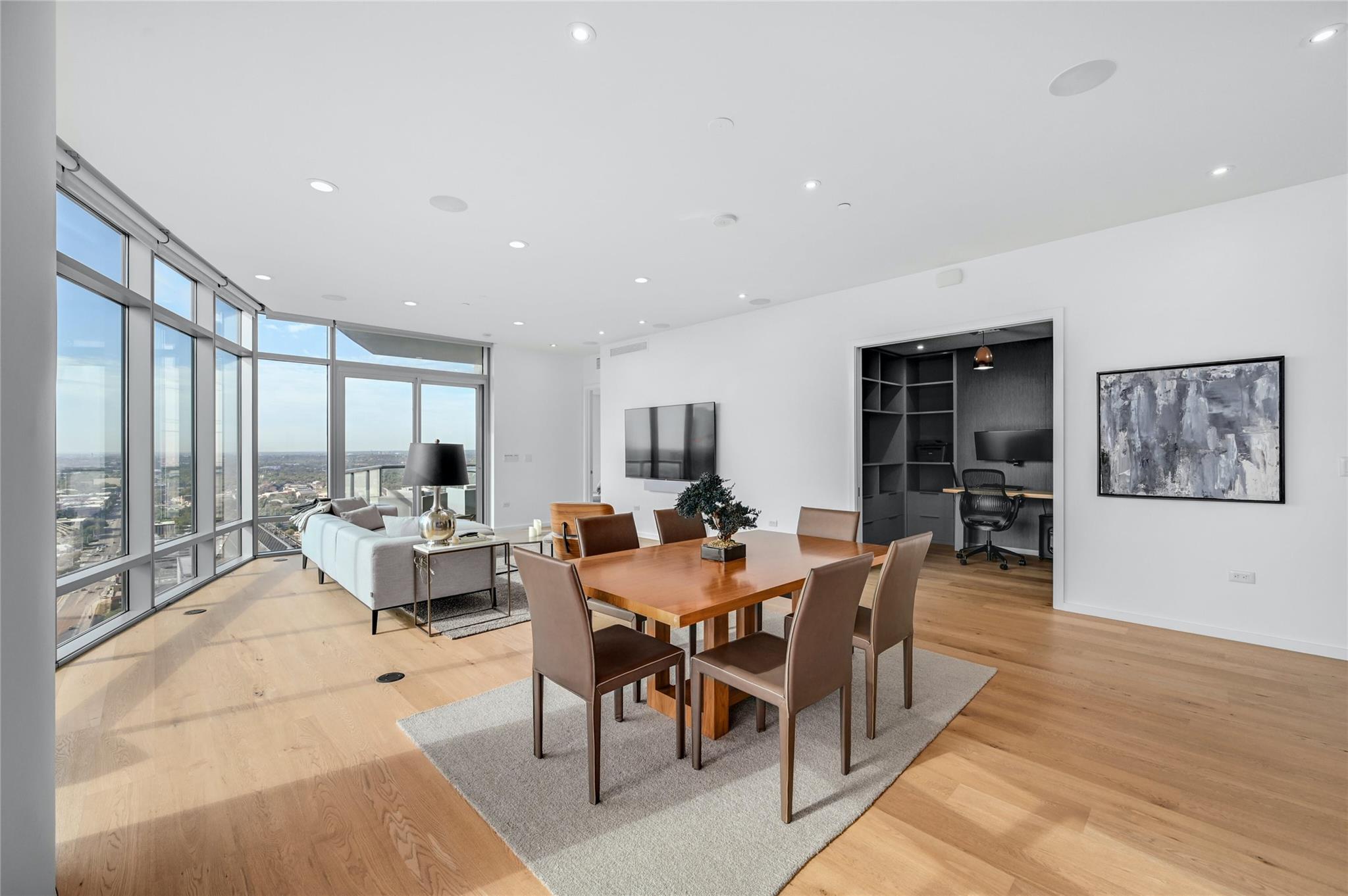 200 Congress Ave Unit: 32SE