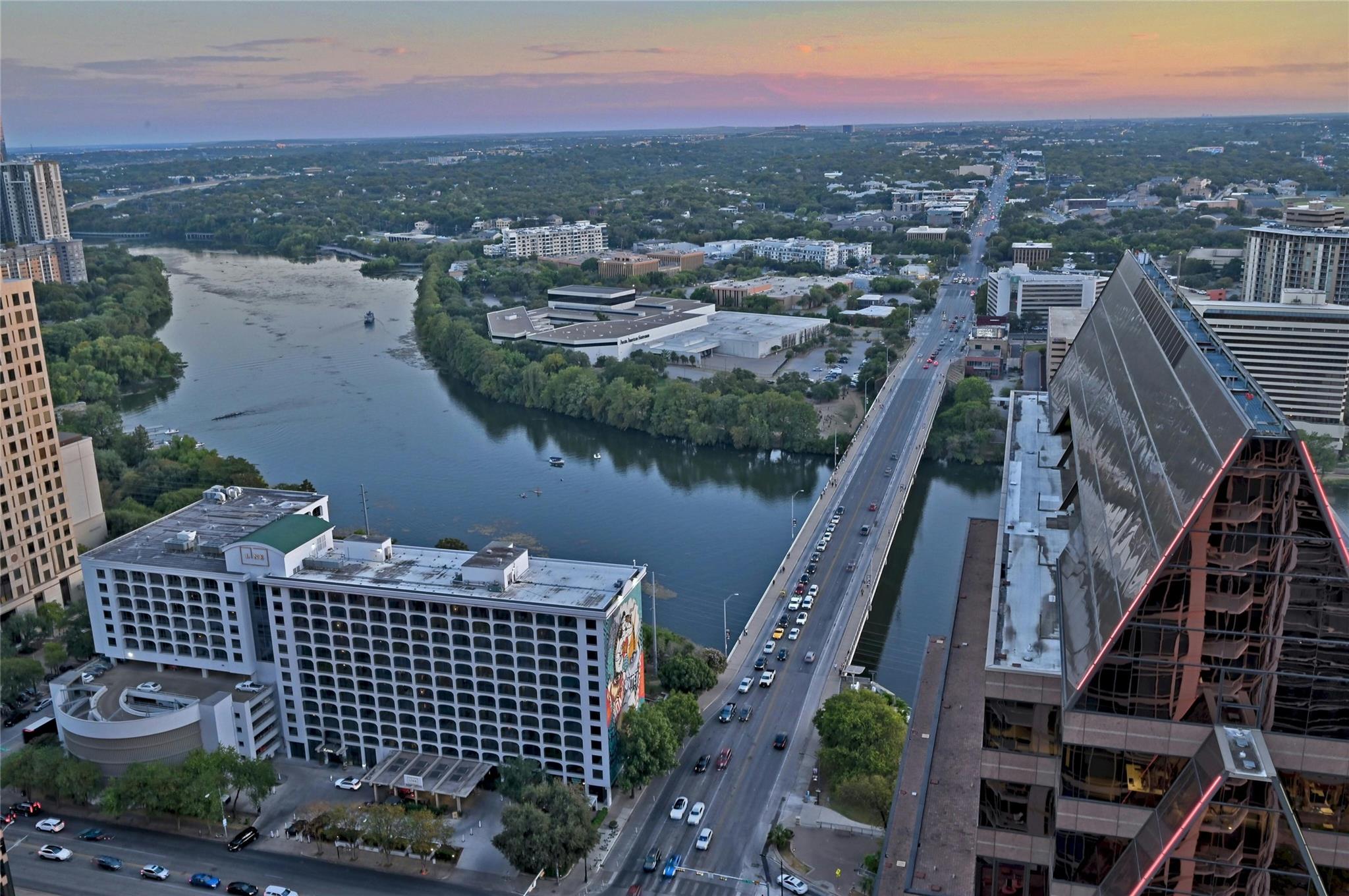 200 Congress Ave Unit: 32SE