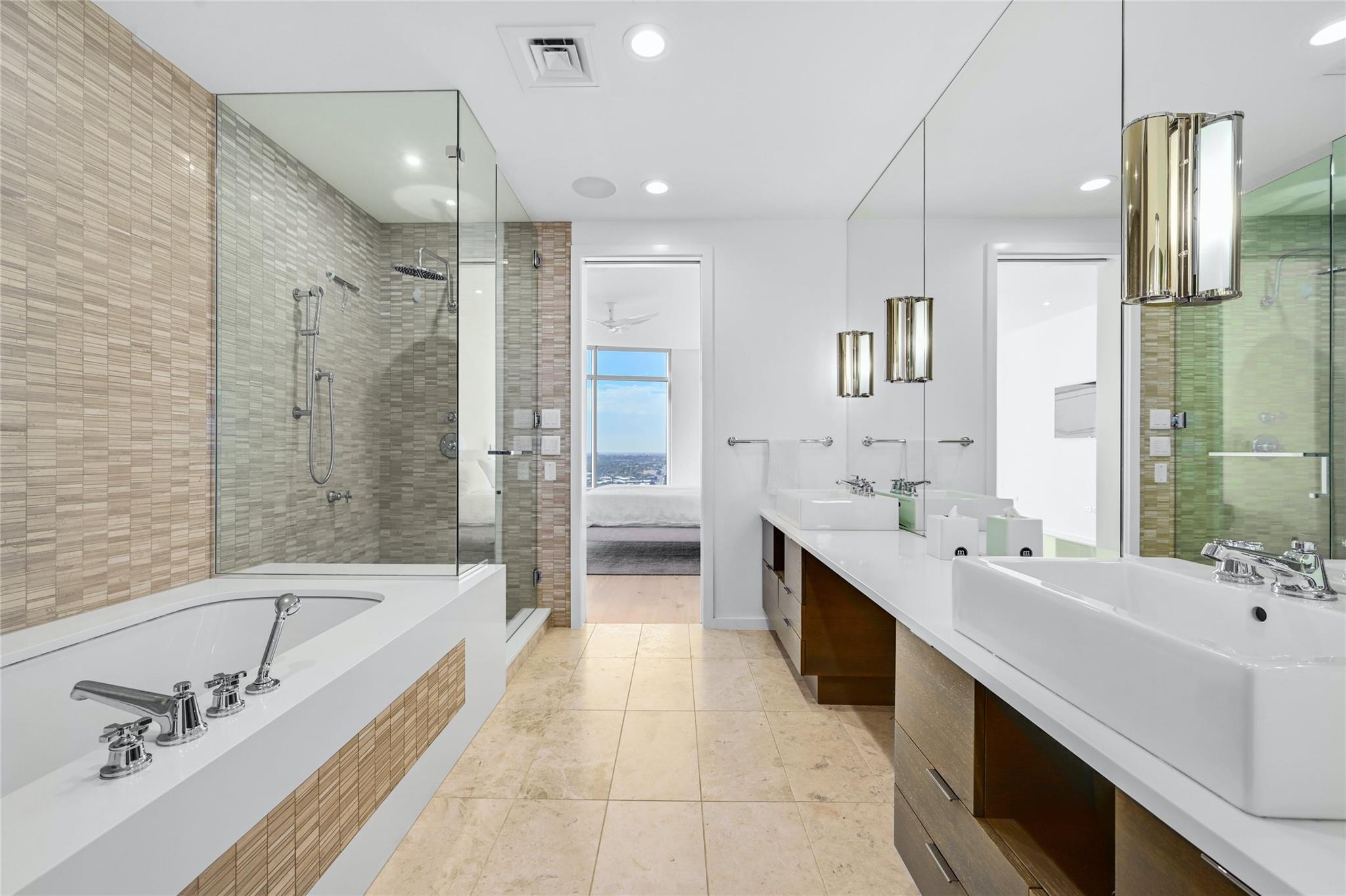 200 Congress Ave Unit: 32SE