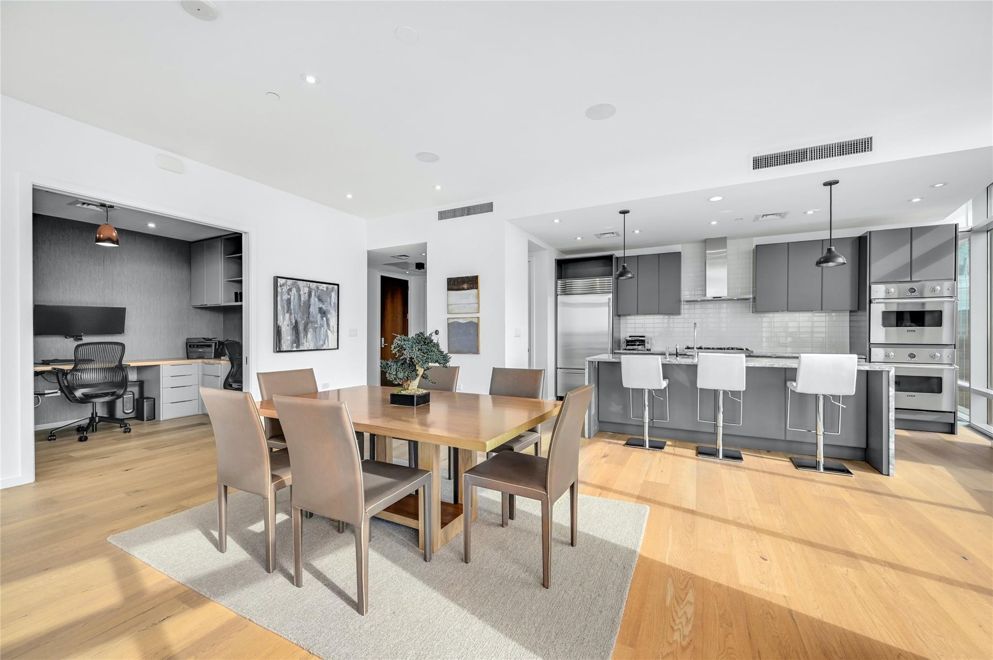 200 Congress Ave Unit: 32SE