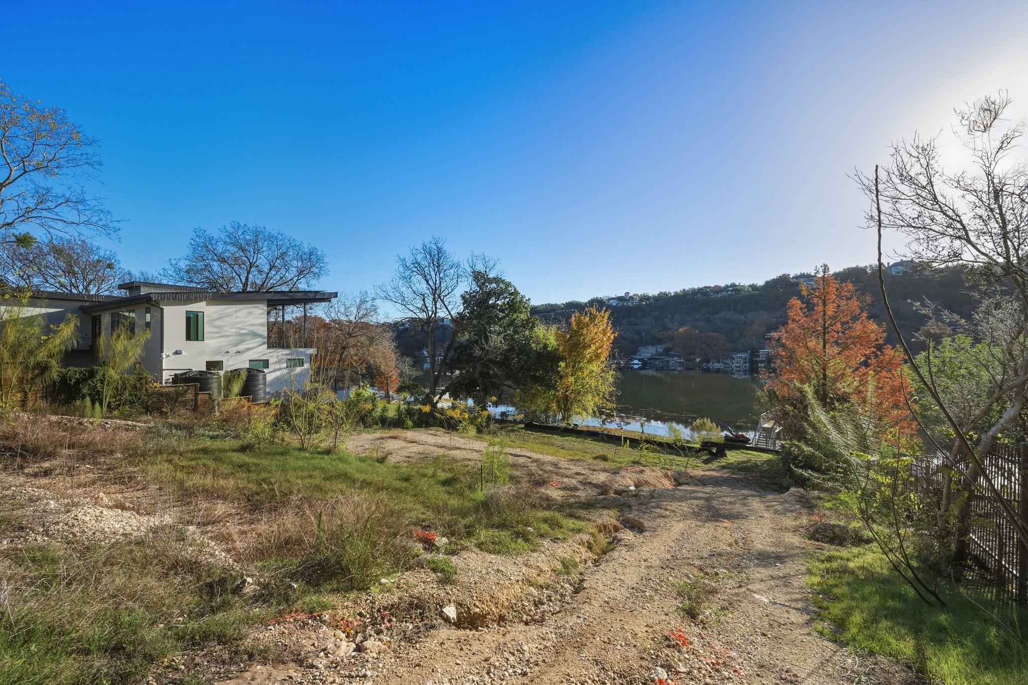 3607 Robbins RD