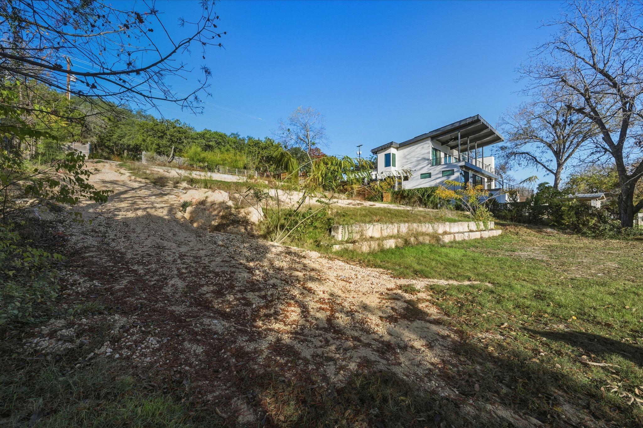 3607 Robbins RD