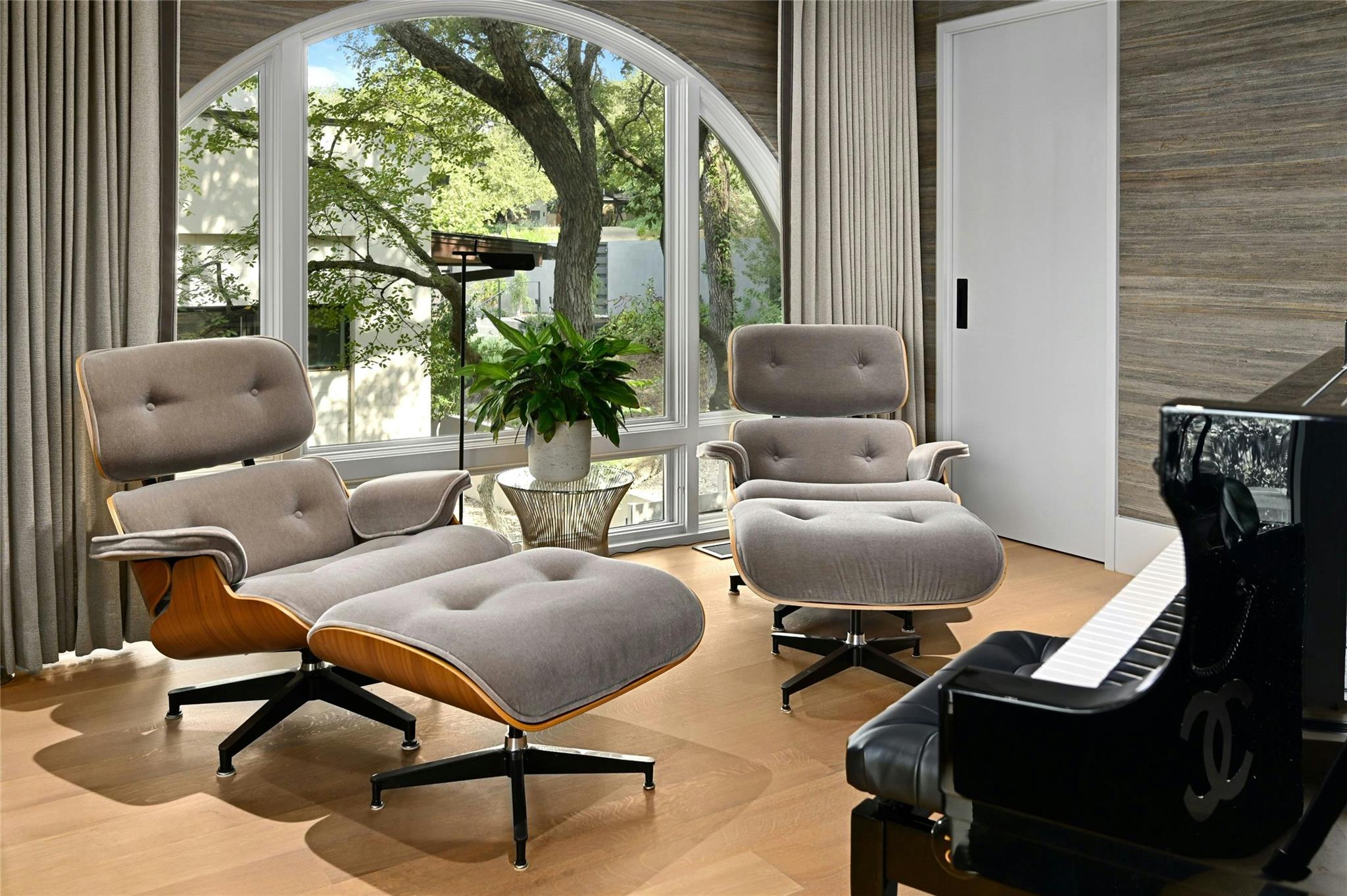 4705 & 4709 Island CV