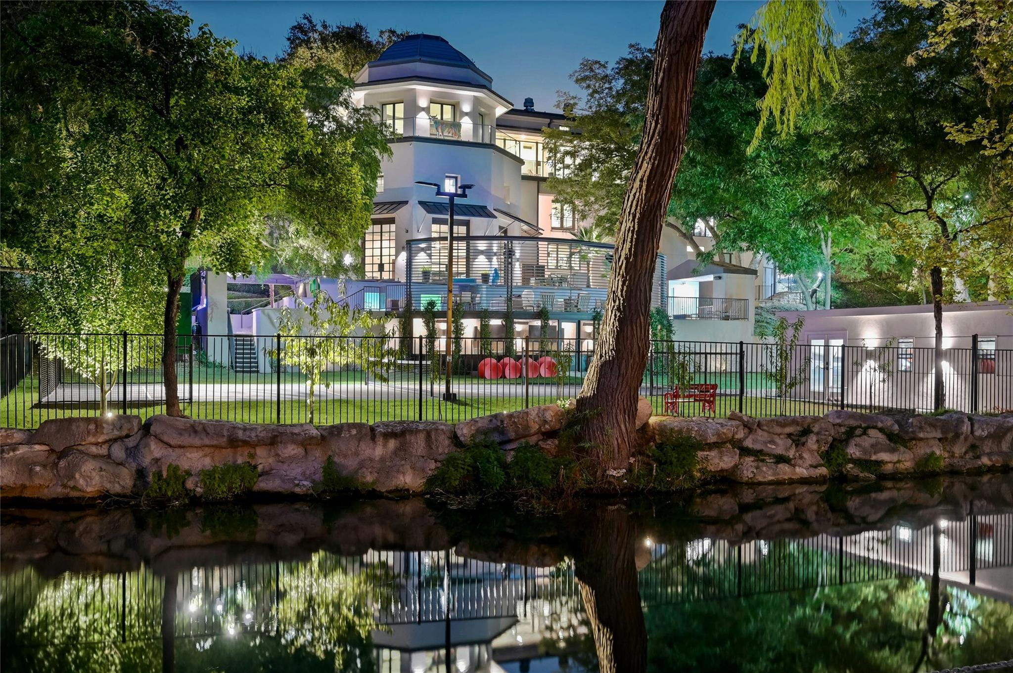 4705 & 4709 Island CV