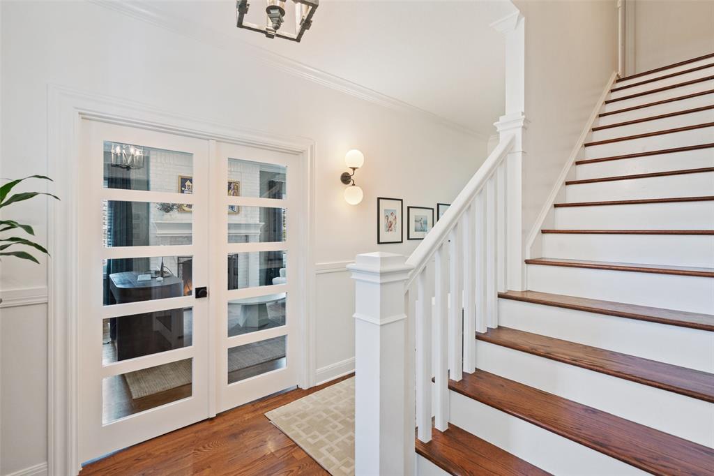 1 Muir LN
