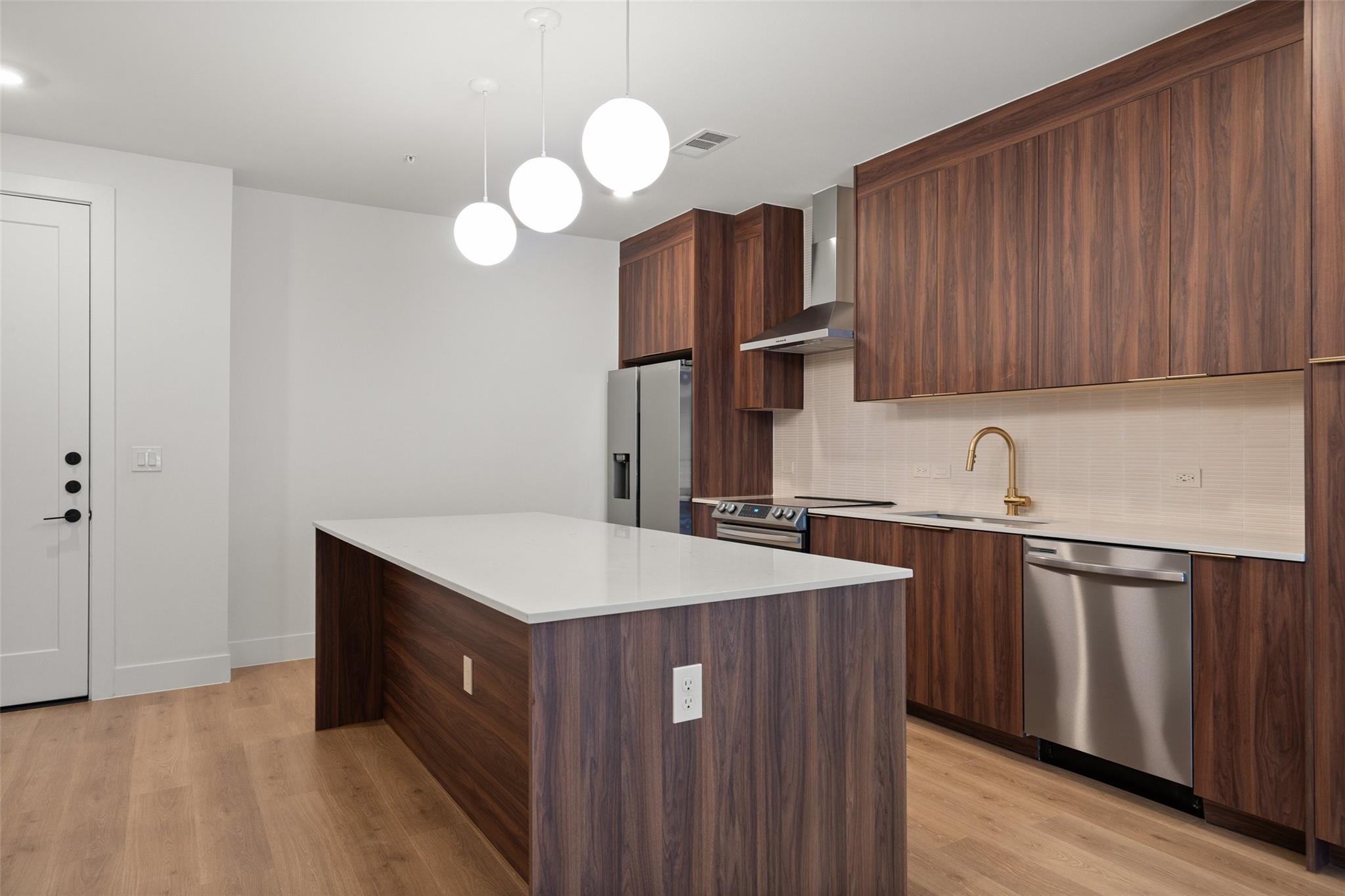 1701 Simond Ave # 206