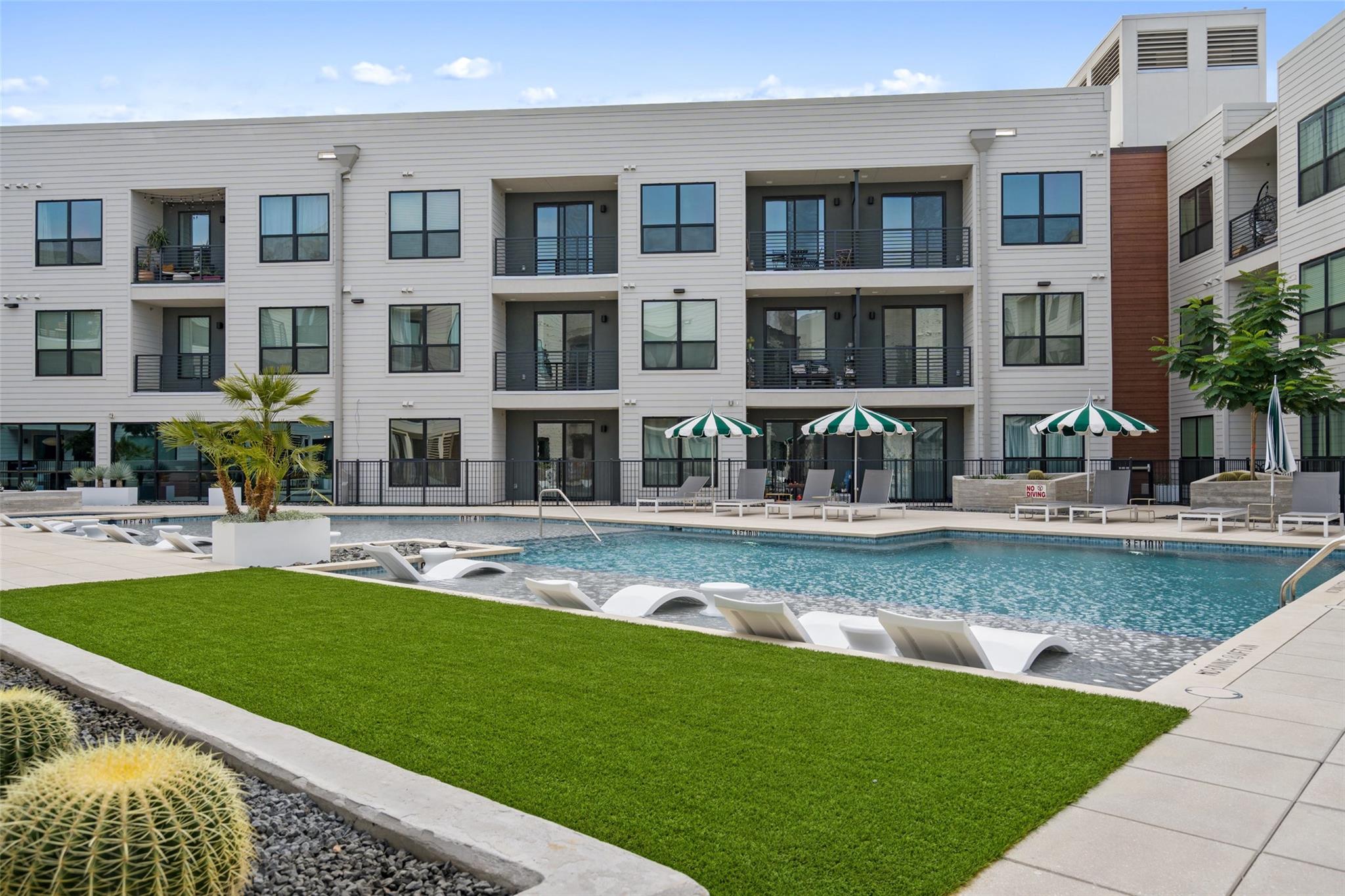 1701 Simond Ave # 206