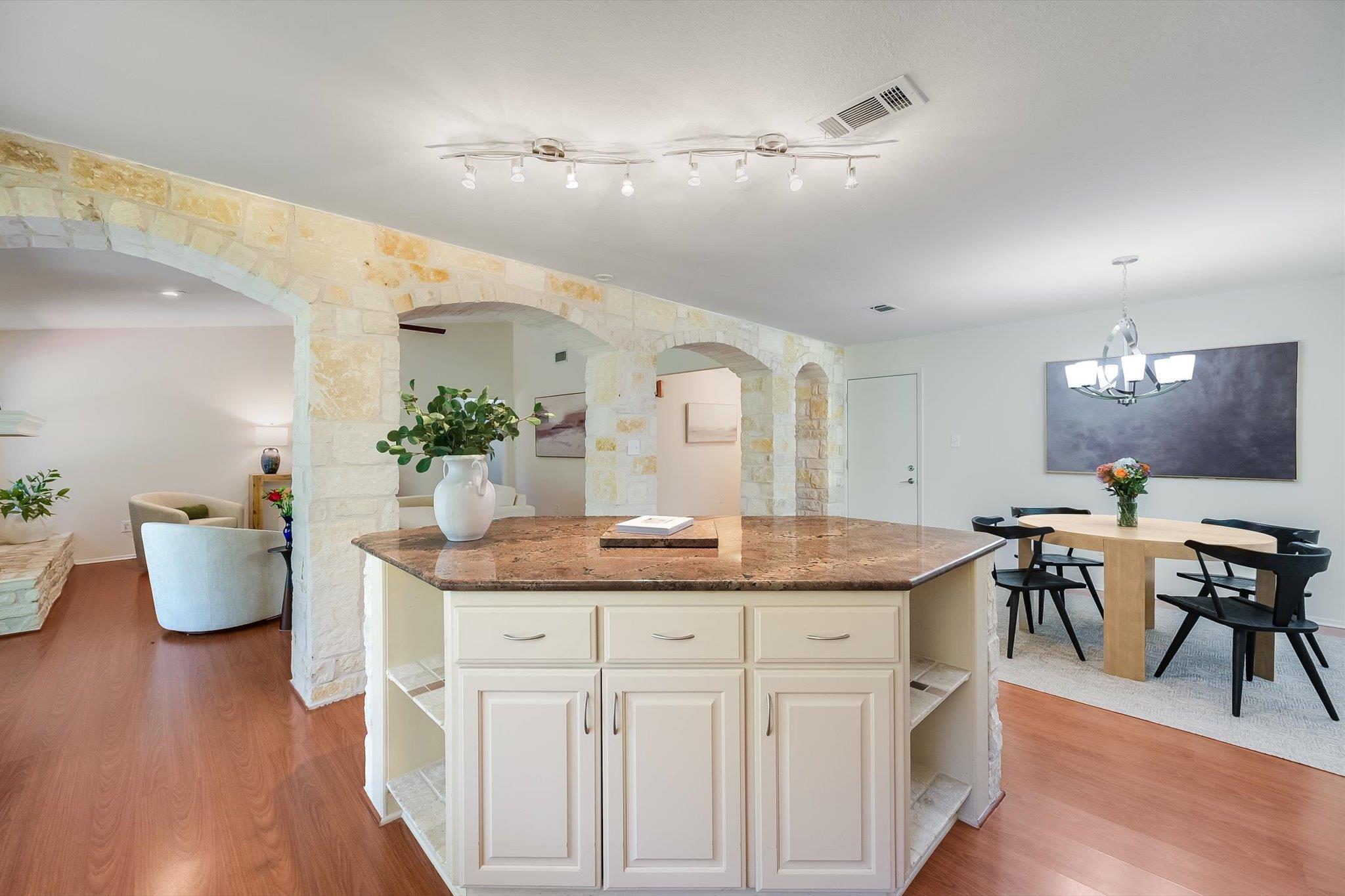 7108 Vallecito DR