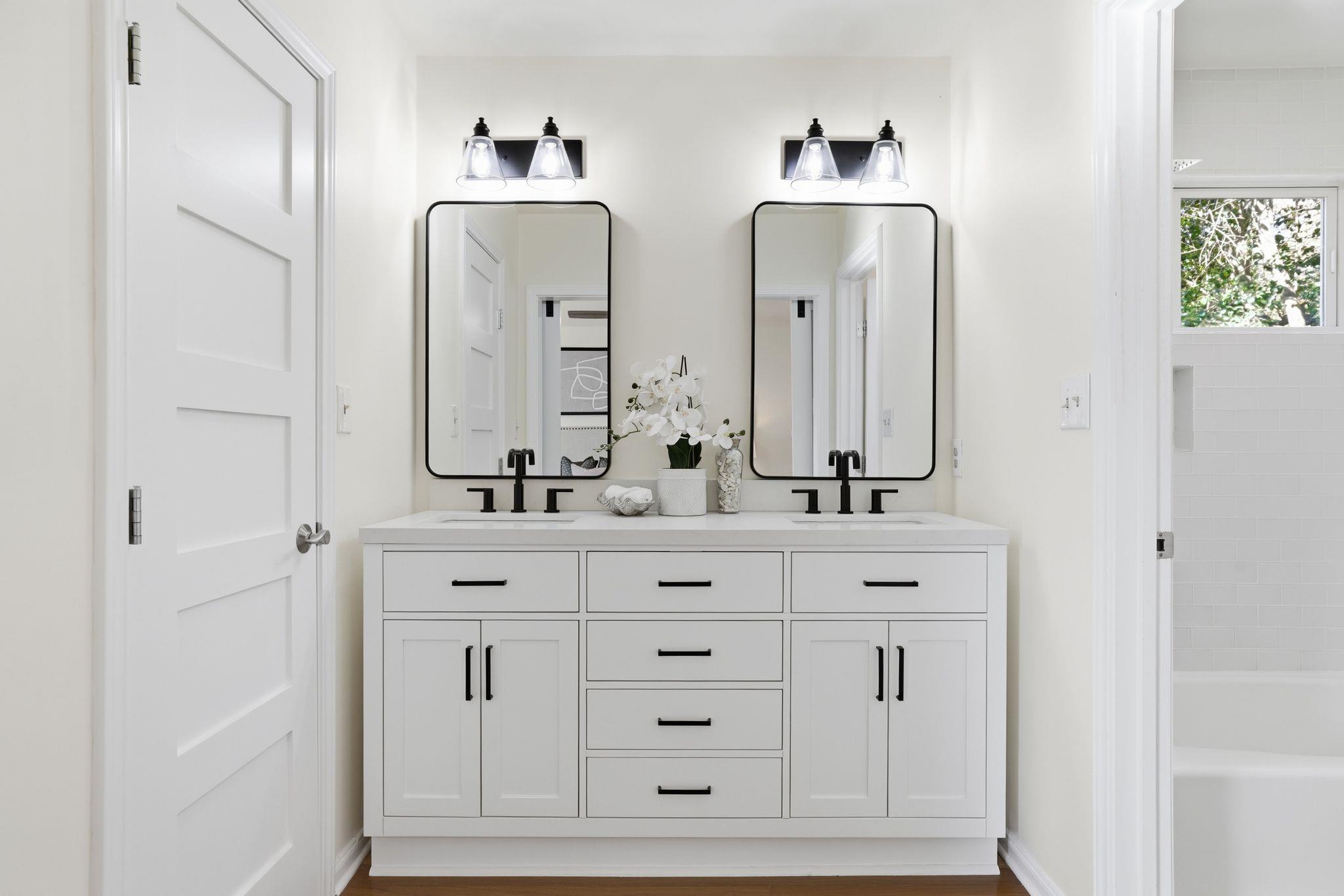 3500 Peregrine Falcon DR