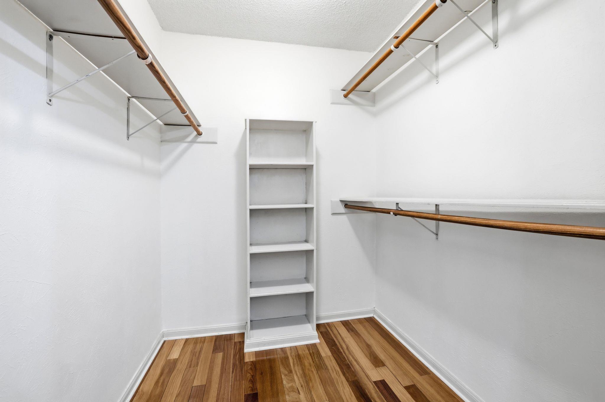 3500 Peregrine Falcon DR