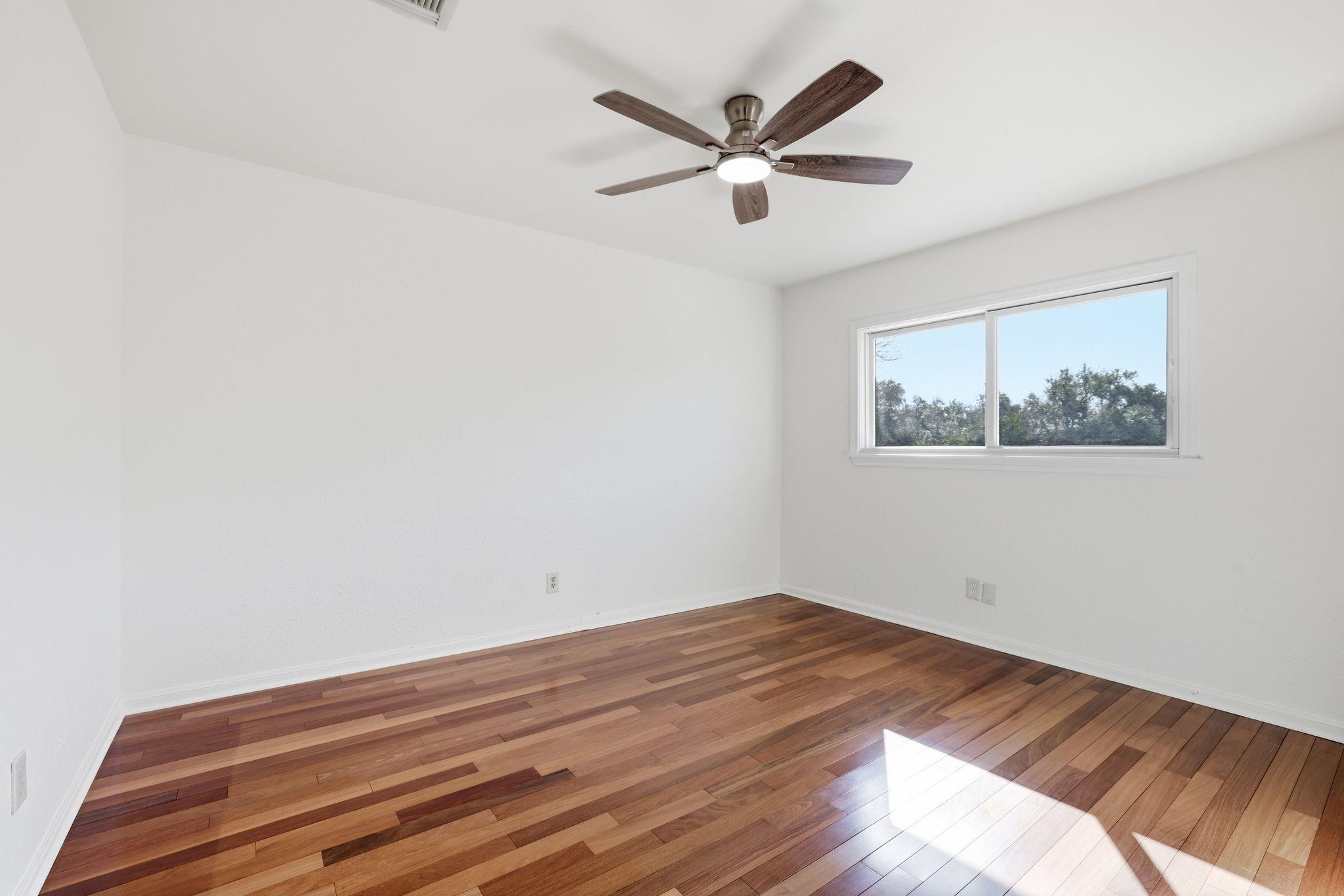 3500 Peregrine Falcon DR