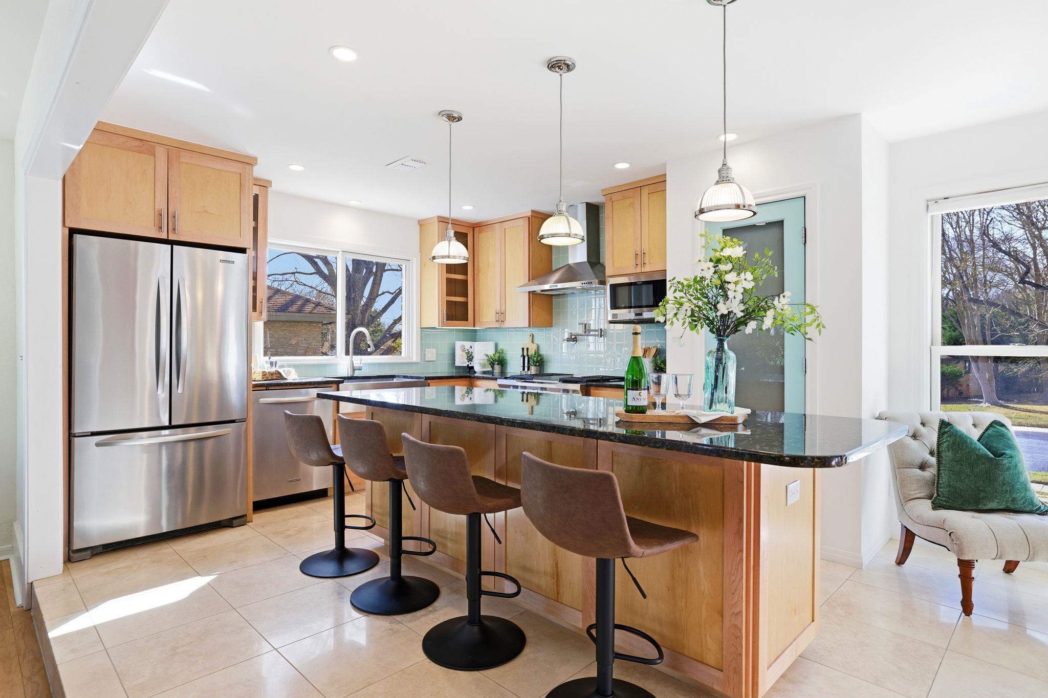 3500 Peregrine Falcon DR