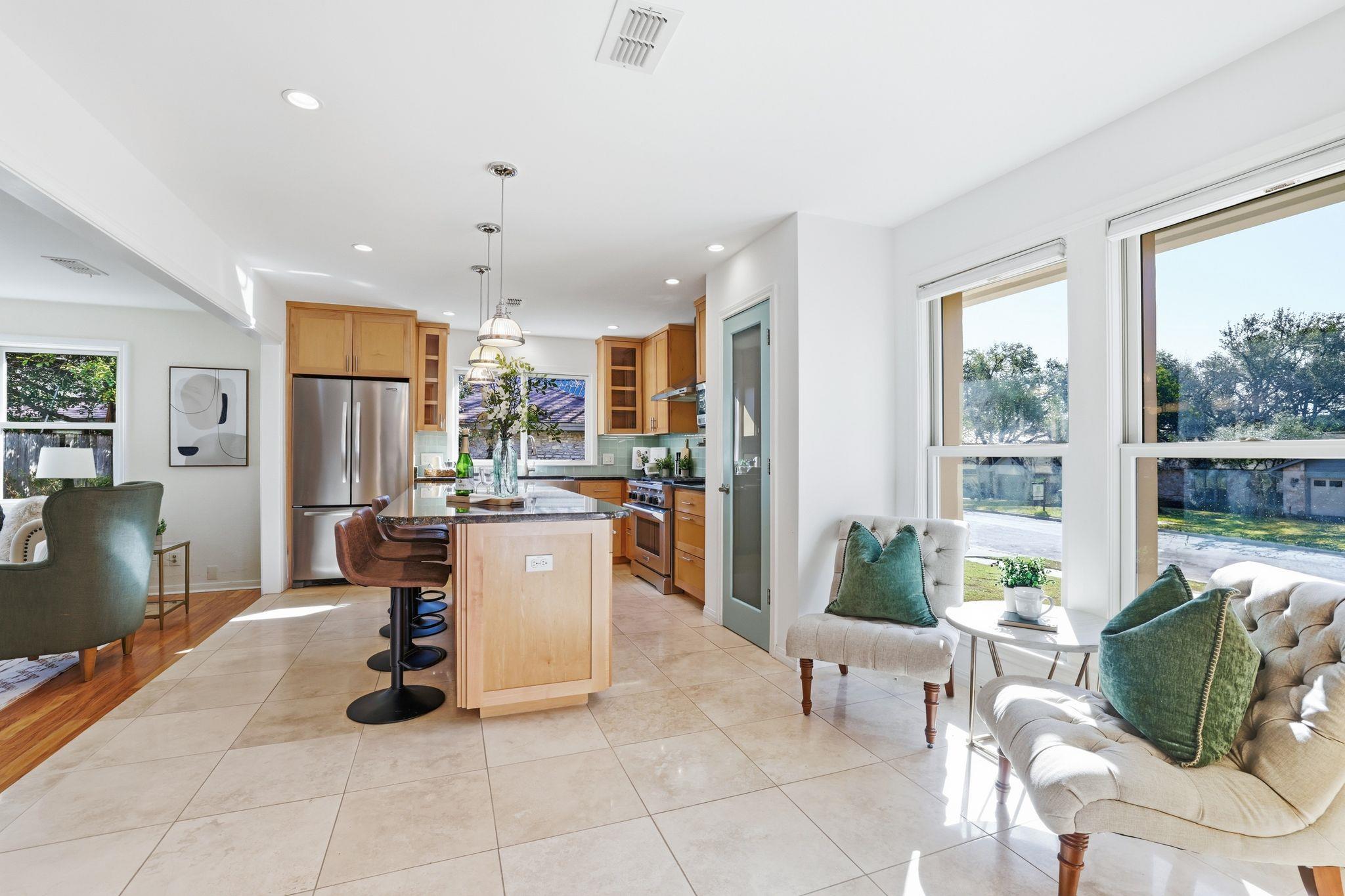 3500 Peregrine Falcon DR