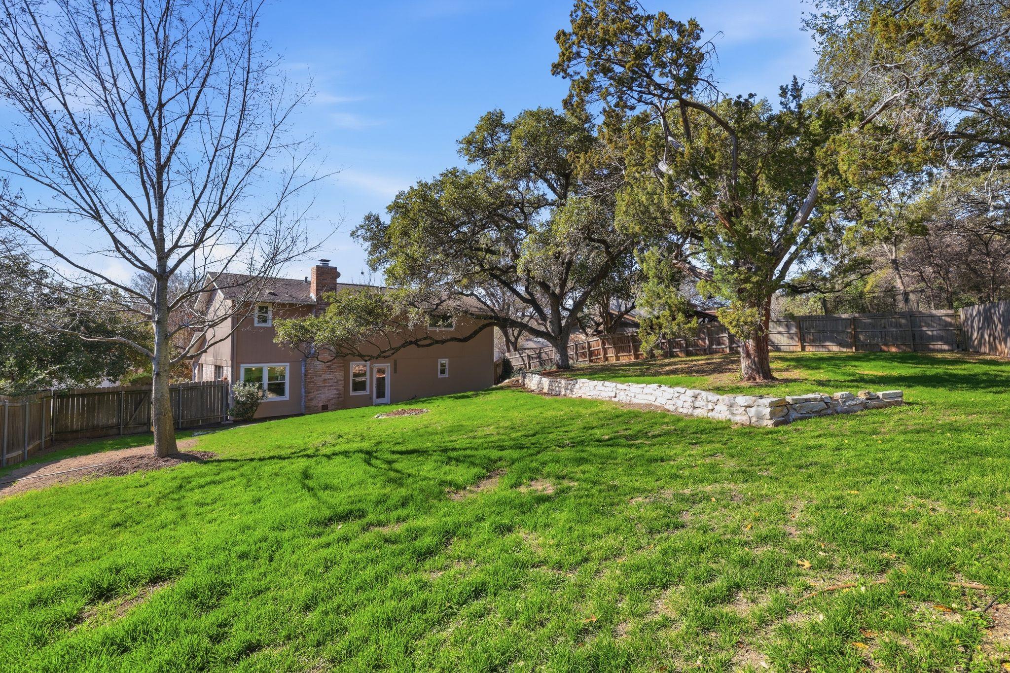 3500 Peregrine Falcon DR