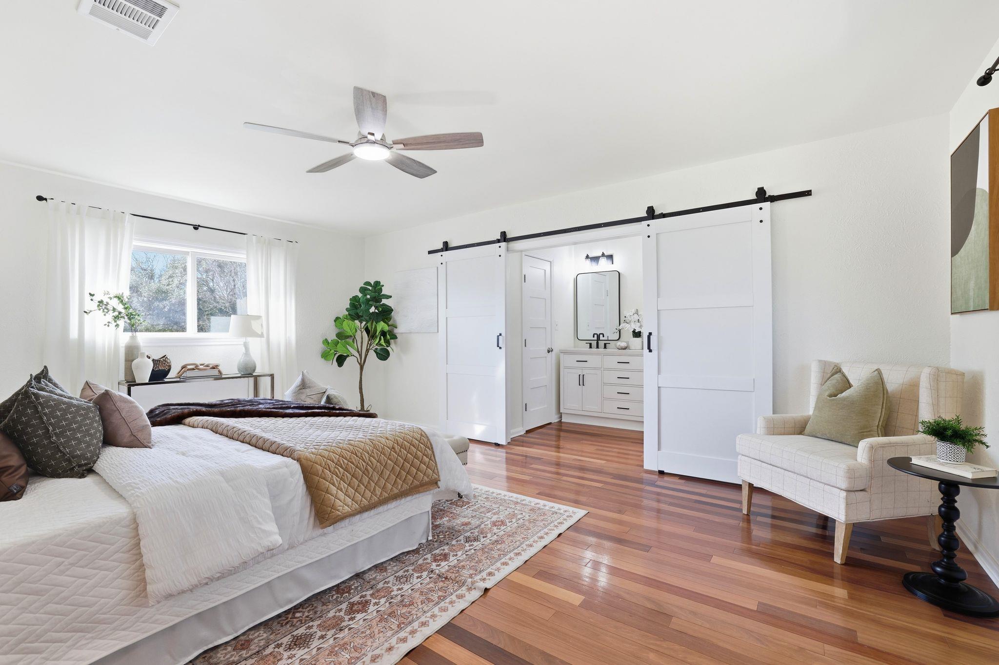 3500 Peregrine Falcon DR