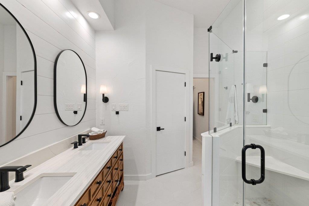 4231 Westlake DR # 2 Unit: I-2