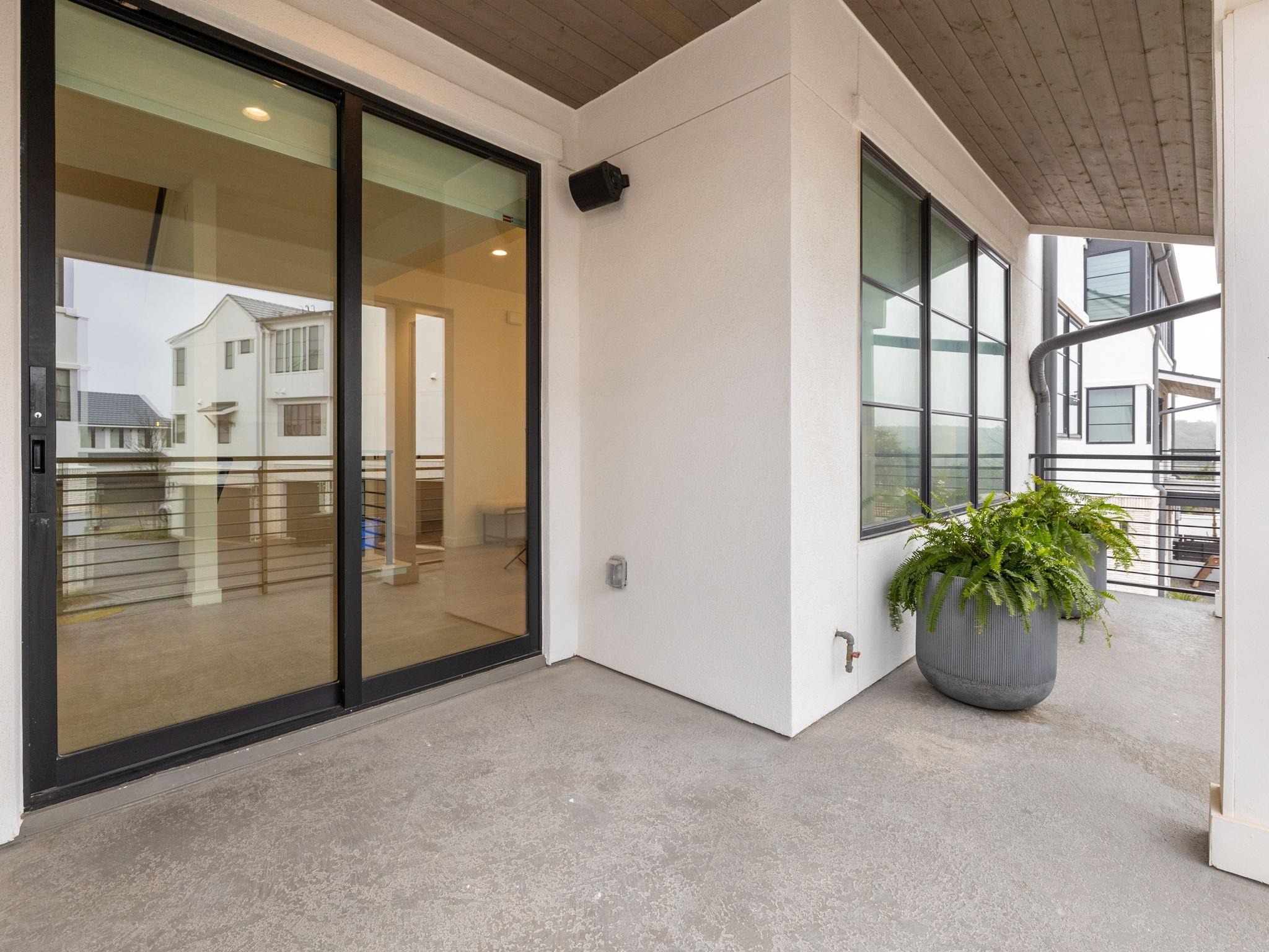 800 Emilia CT