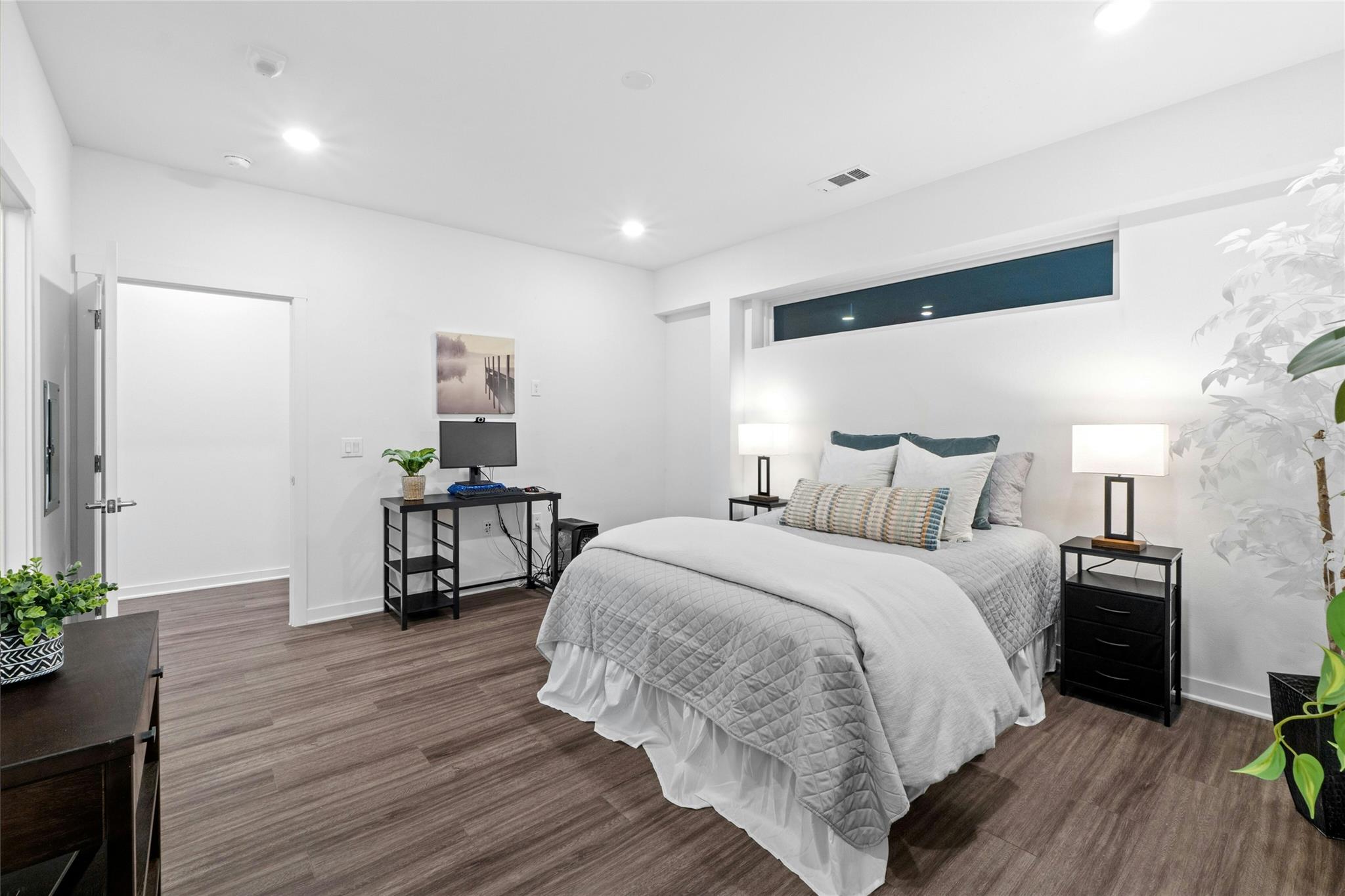 4361 S Congress Ave # 402