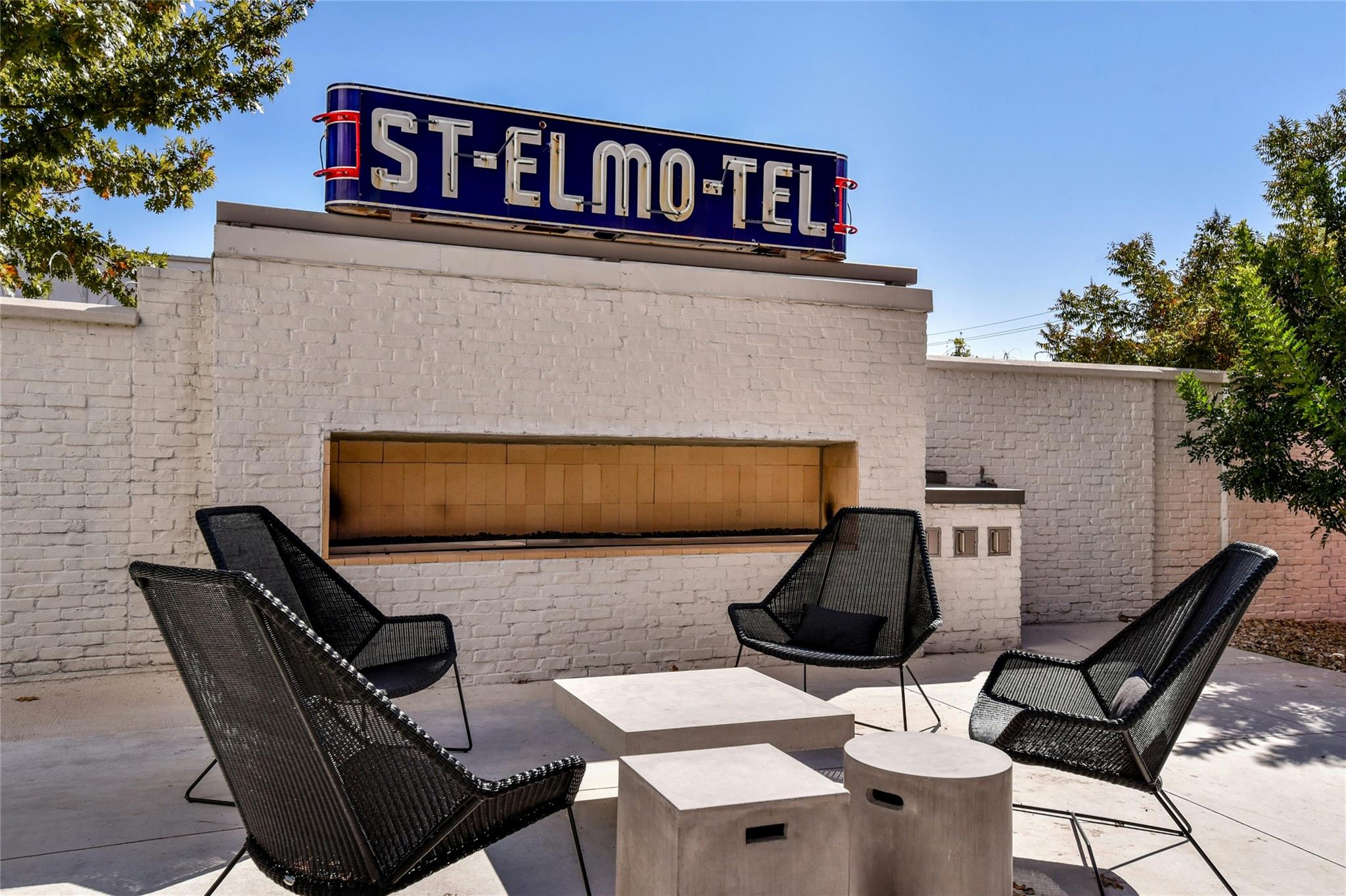 4361 S Congress Ave # 402