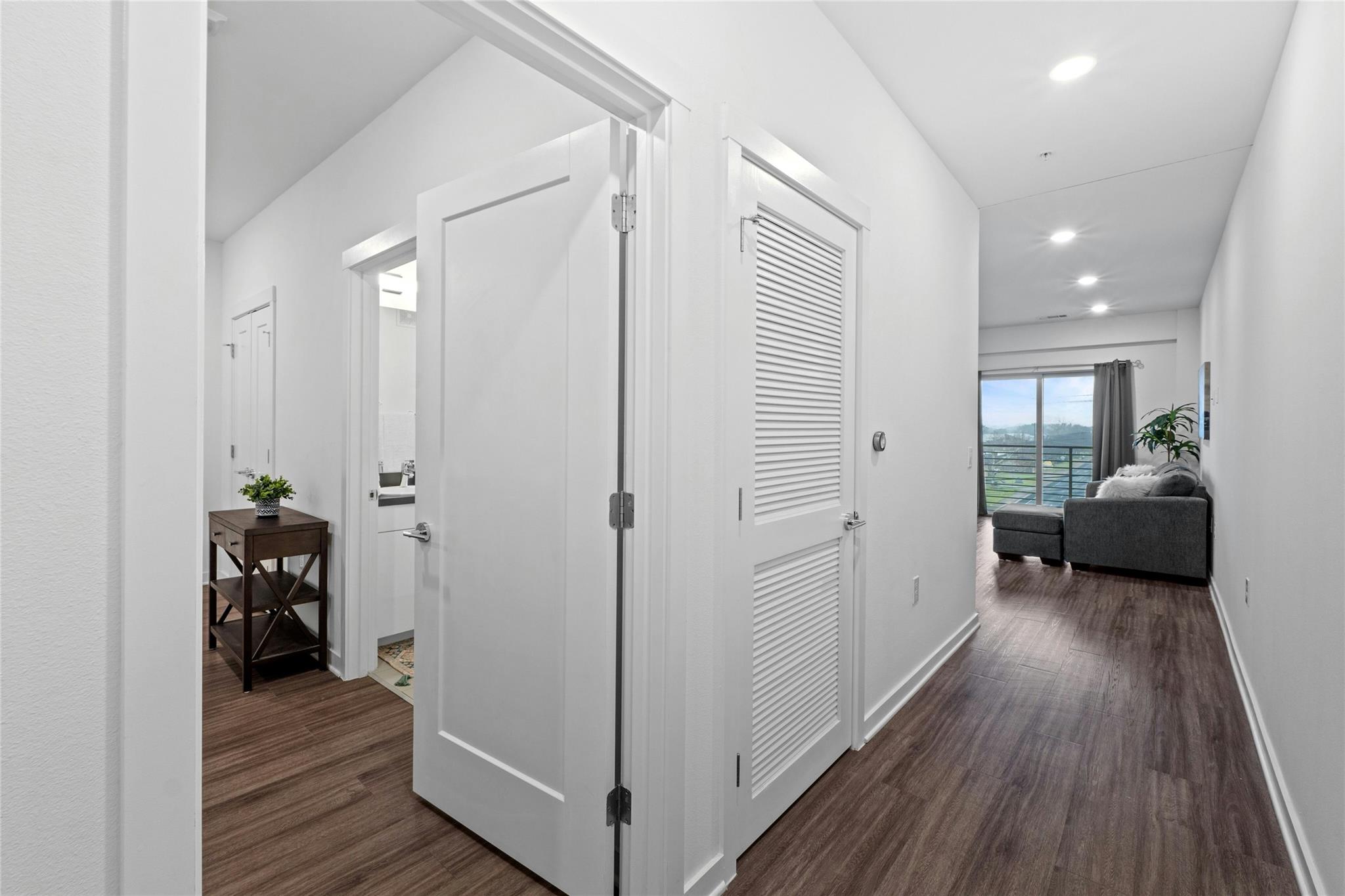 4361 S Congress Ave # 402