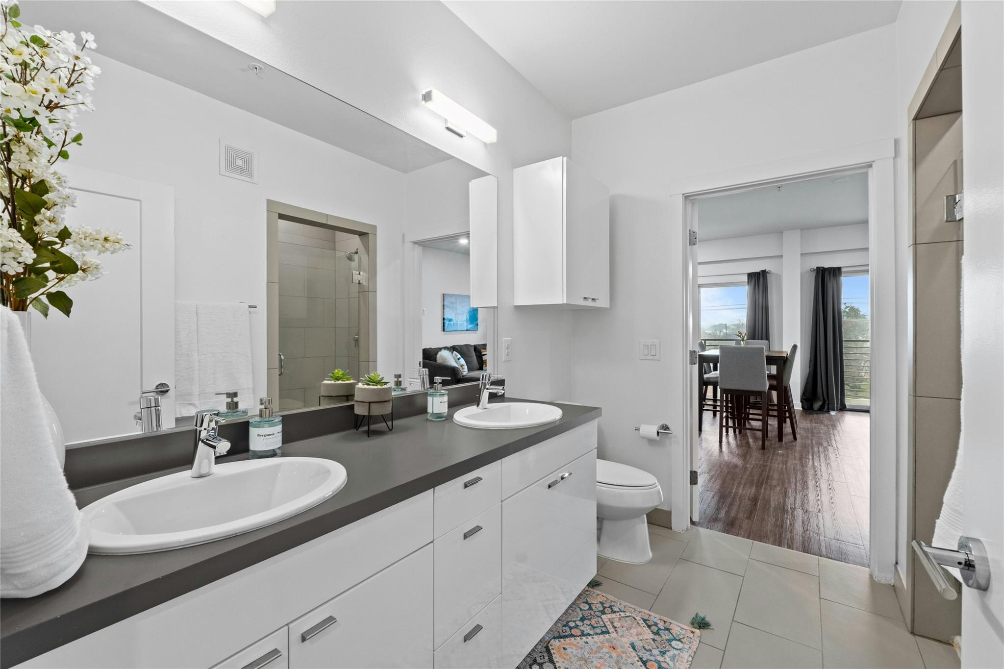 4361 S Congress Ave # 402