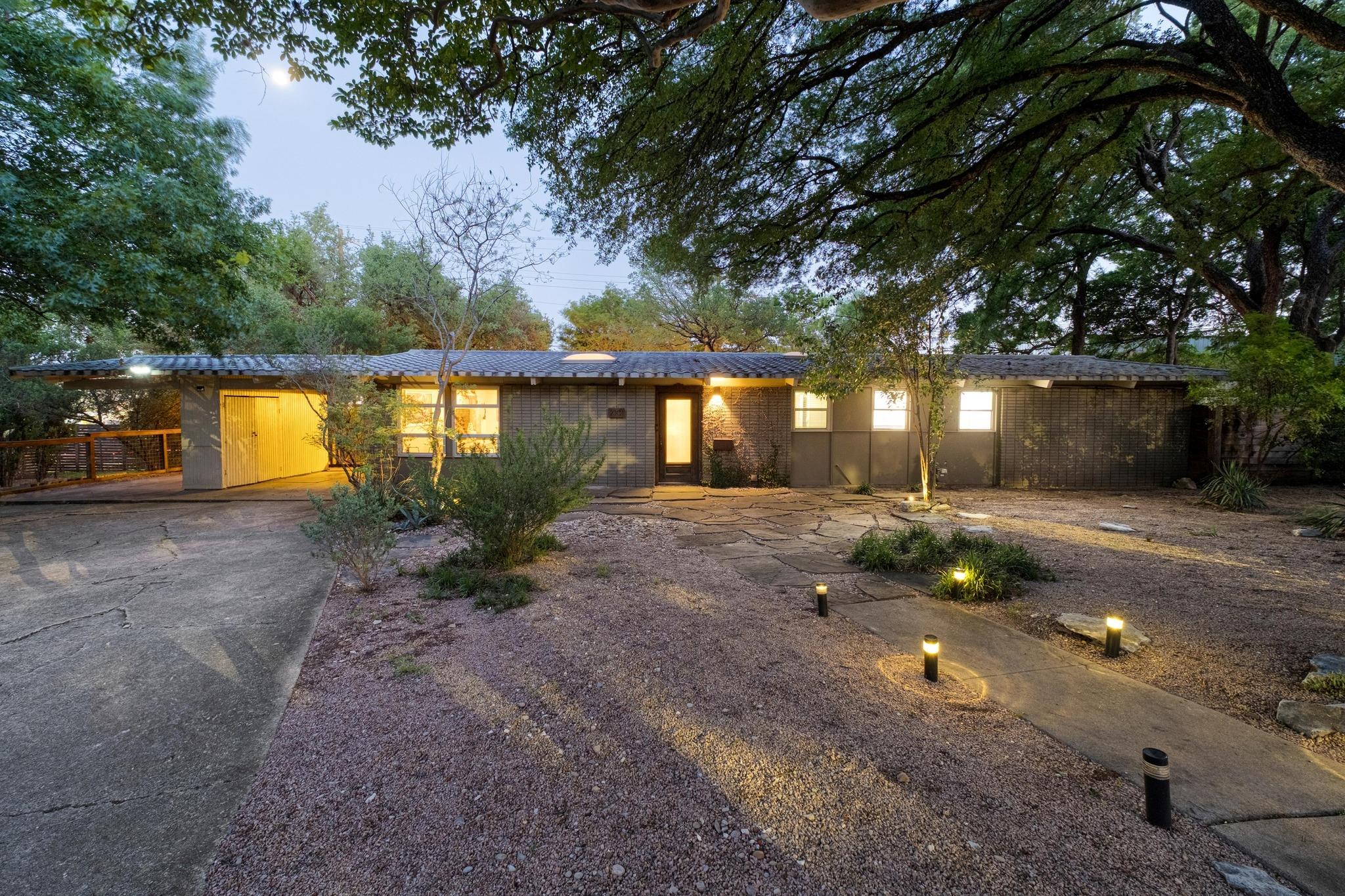 2301 Westway CIR