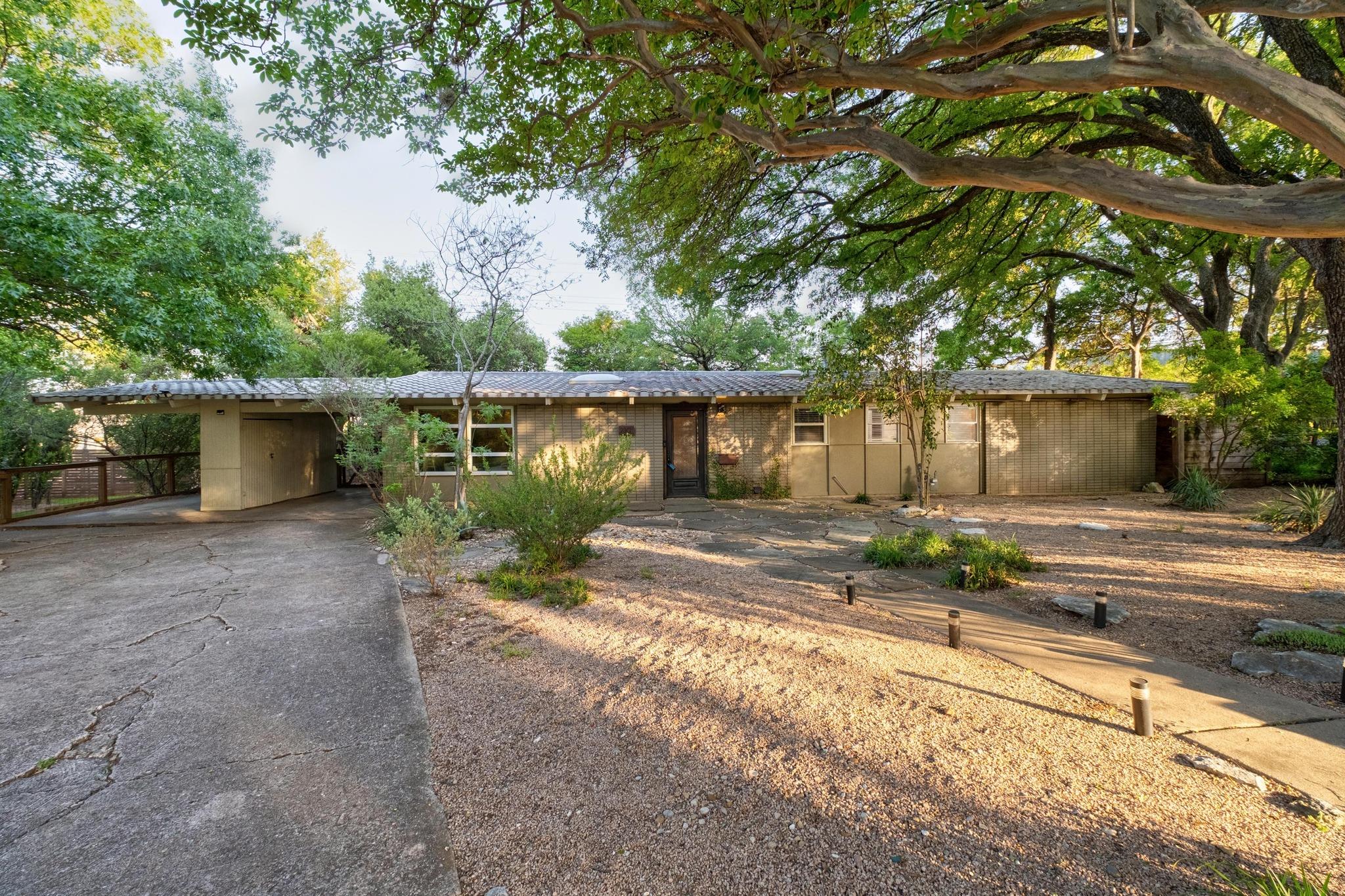 2301 Westway CIR