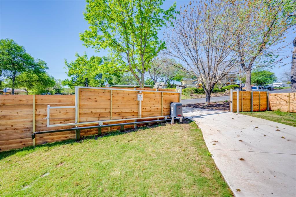 1714 Woodland Ave # 1