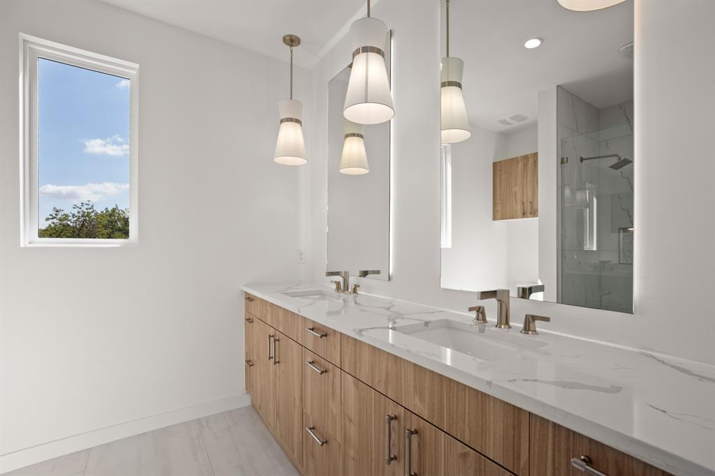 1714 Woodland Ave # 1