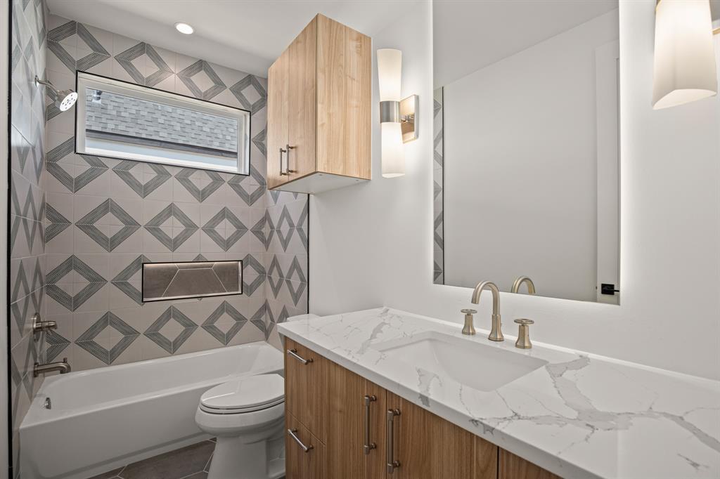 1714 Woodland Ave # 1