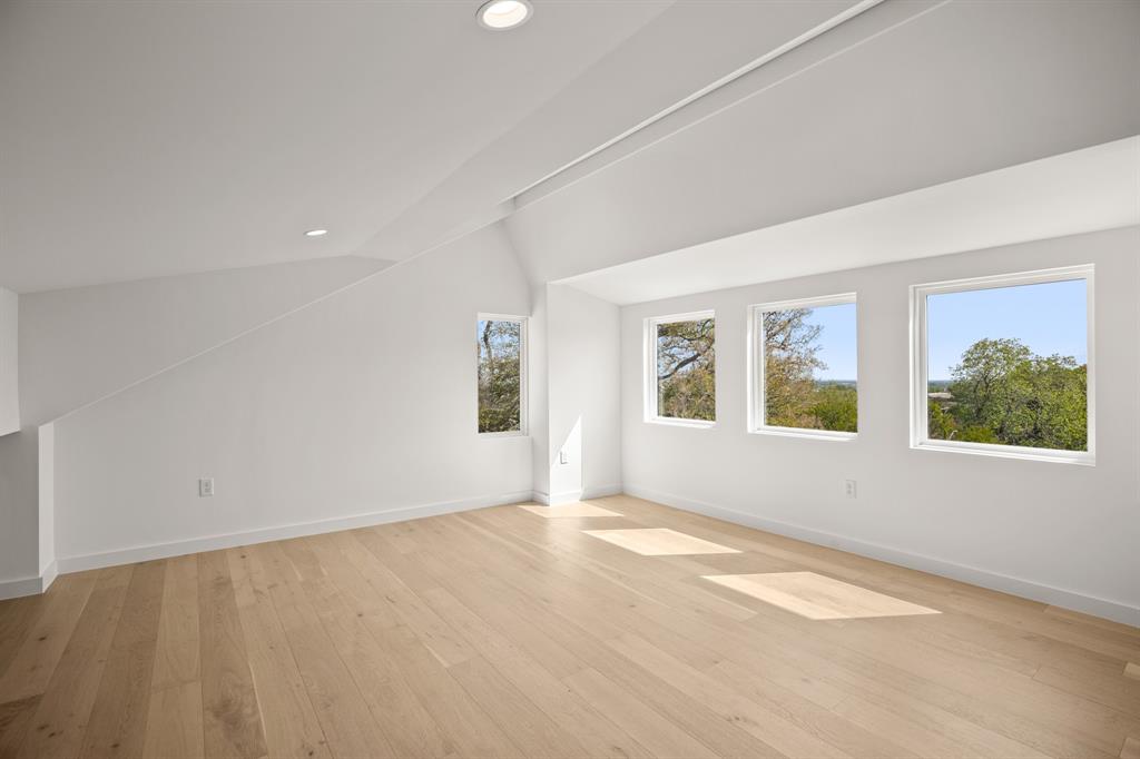 1714 Woodland Ave # 1