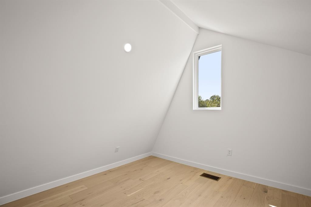 1714 Woodland Ave # 1